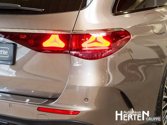 Mercedes-Benz E-Class view 14