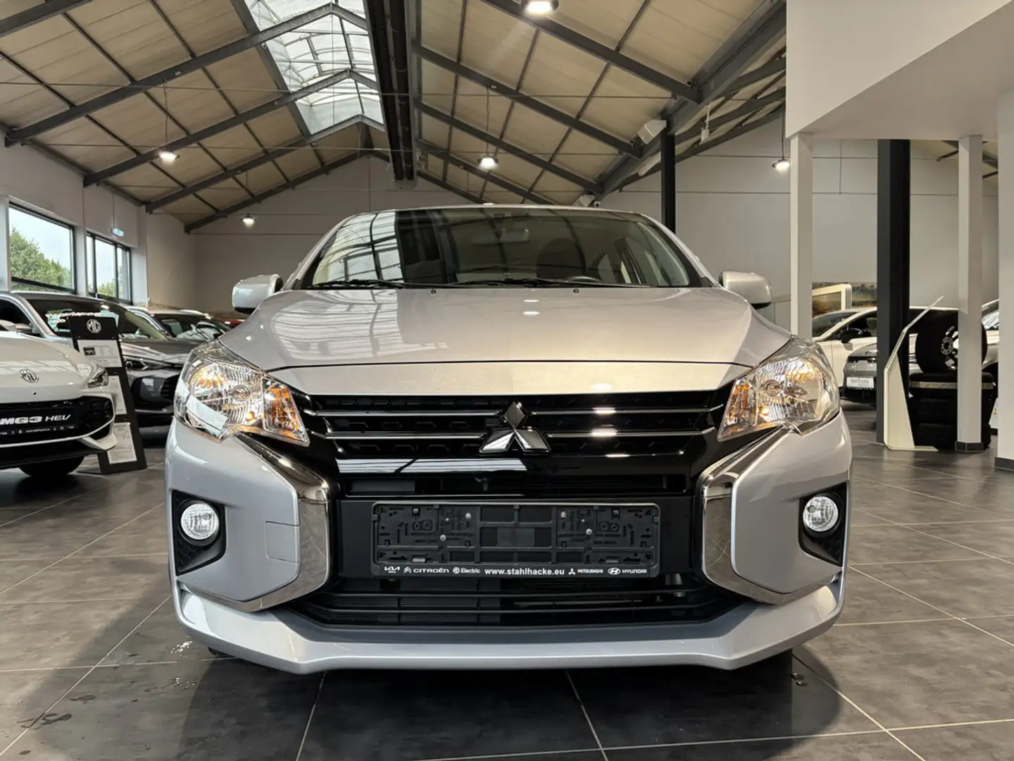 Mitsubishi Space Star 1.2 Select Plateado - 2