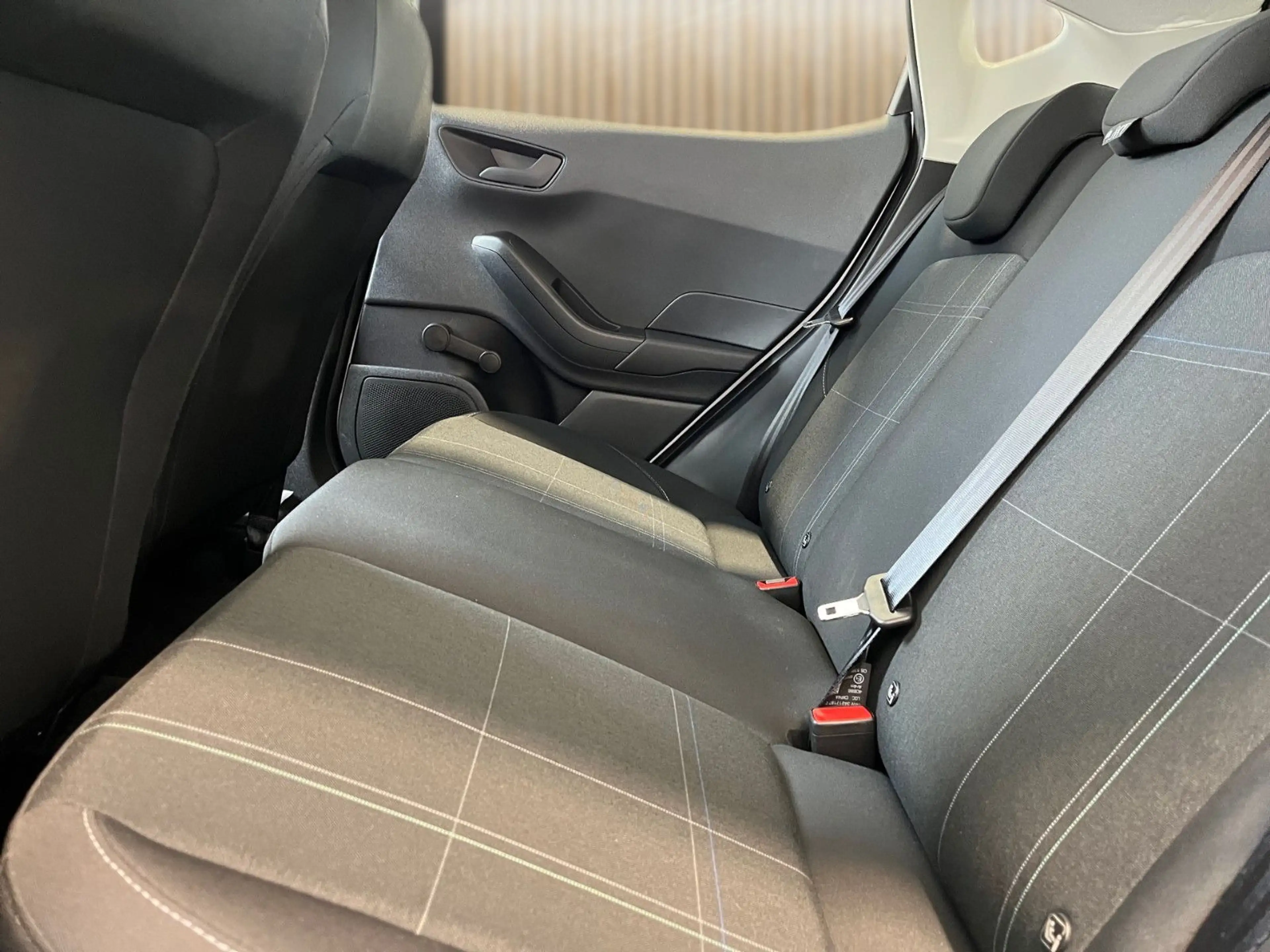 Ford Fiesta Cool & Connect AppLink Navi Klima — photo 11