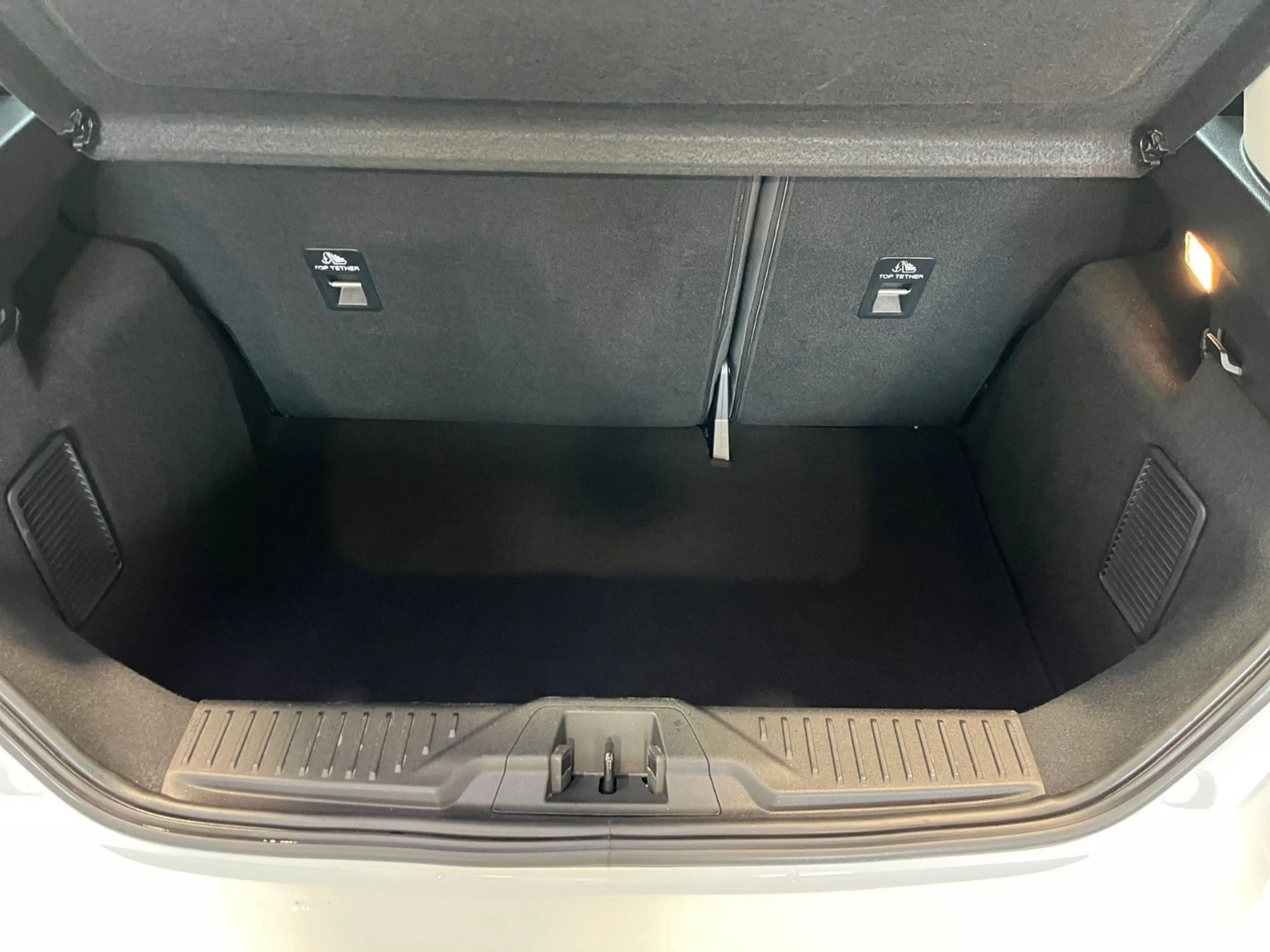 Ford Fiesta Cool & Connect AppLink Navi Klima — photo 12
