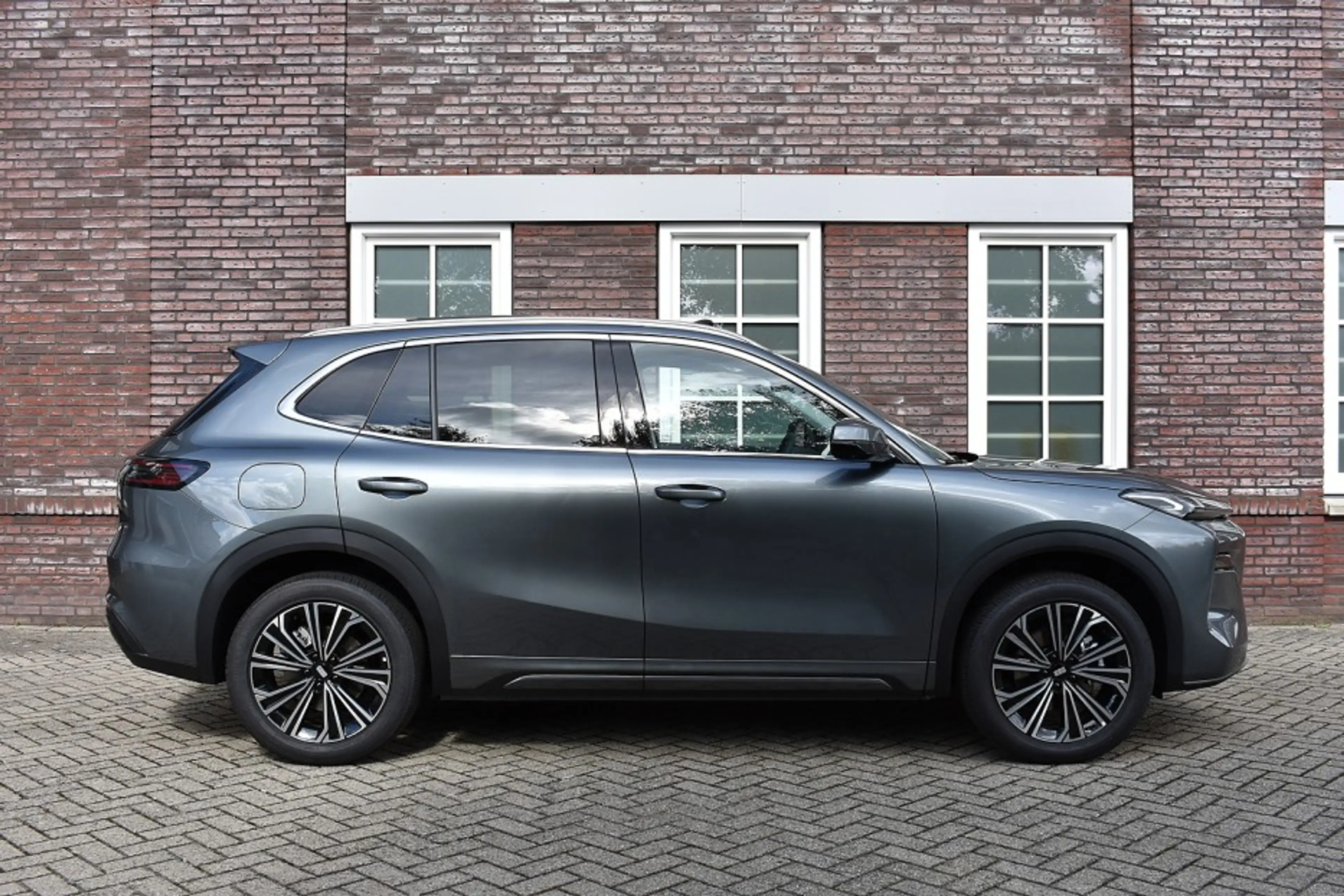 Geely Starray EM-i EM-i Max + PHEV Long Range/136km WLTP /Pano/Leer e — photo 5