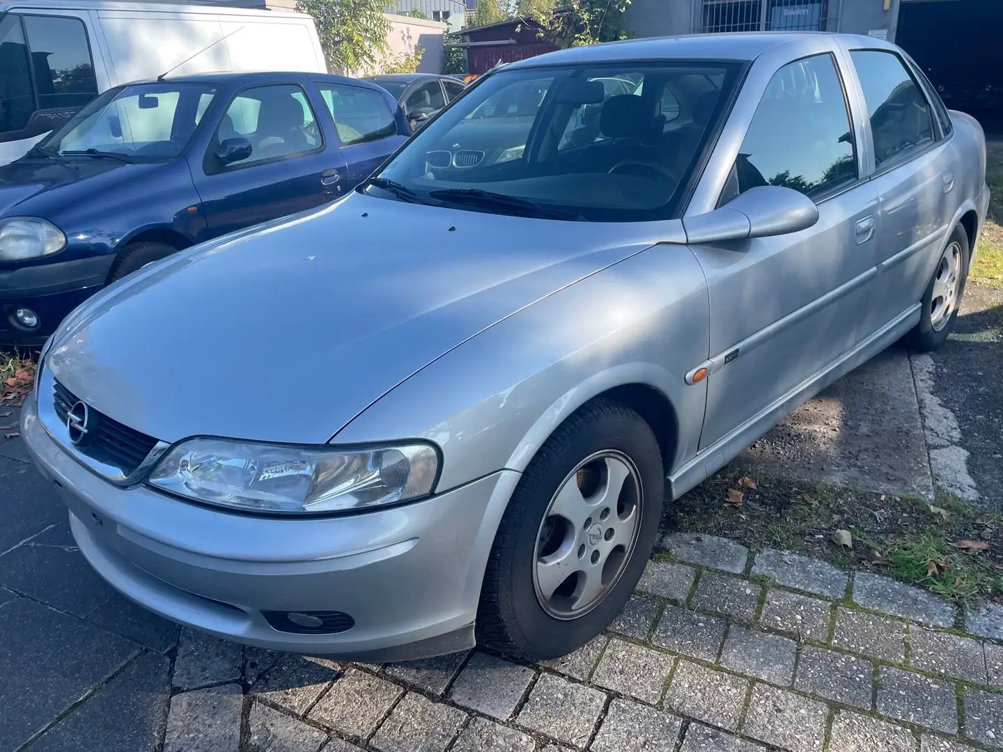 Opel Vectra 1.8 Automatik Klima Tüv 03/24 srebrna - 1