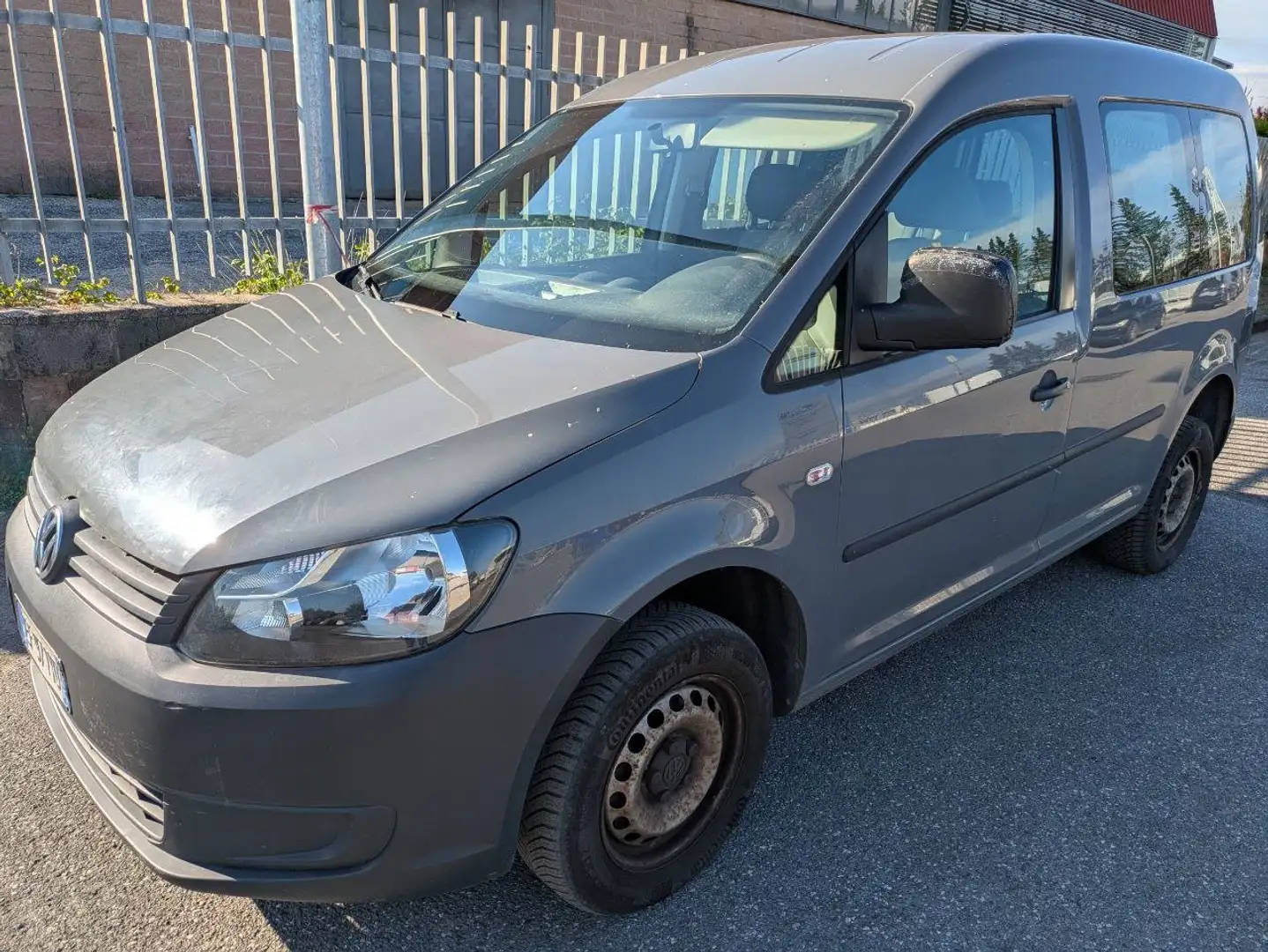 Volkswagen Caddy 2.0 tdi 110cv 4motion 4p Grigio - 1