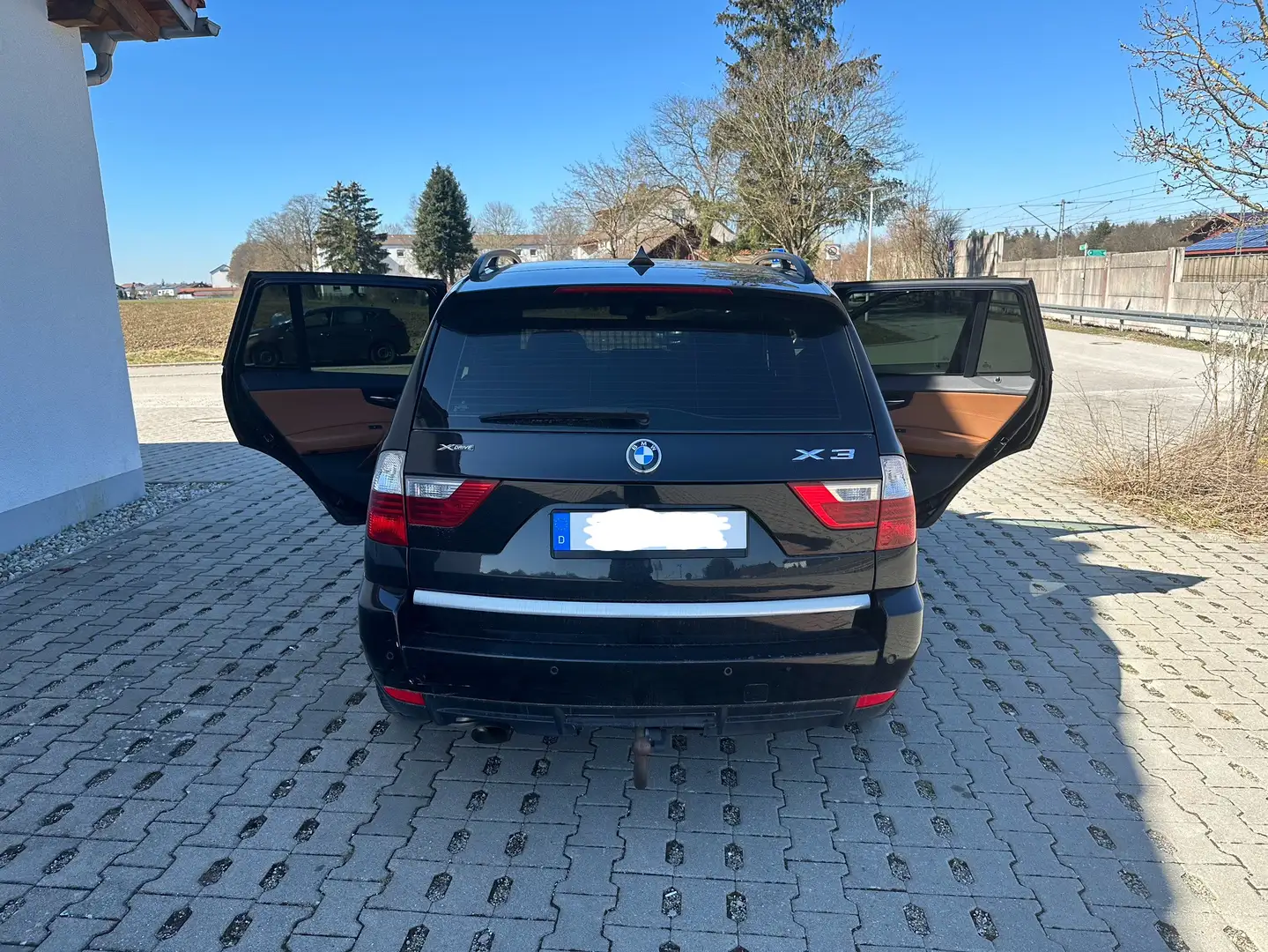 BMW X3 xDrive 20i Lifestyle Edition Schwarz - 2