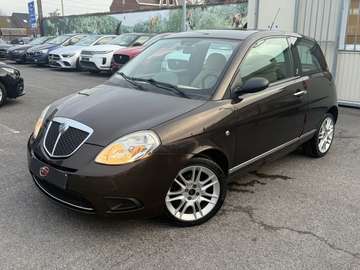 Ypsilon 1.2i Limited Edition / ALCANTARA / CLIM