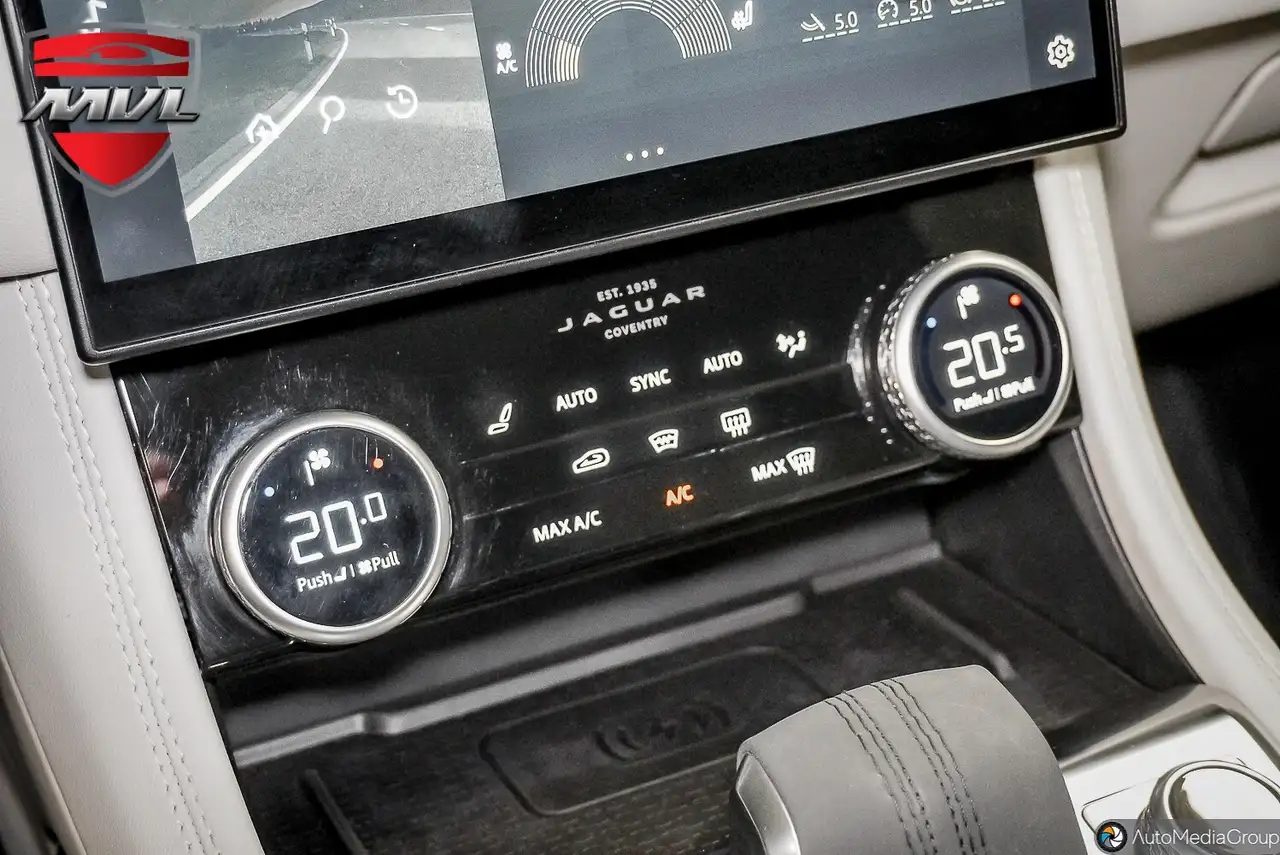 Jaguar F-Pace снимка Jaguar F-Pace