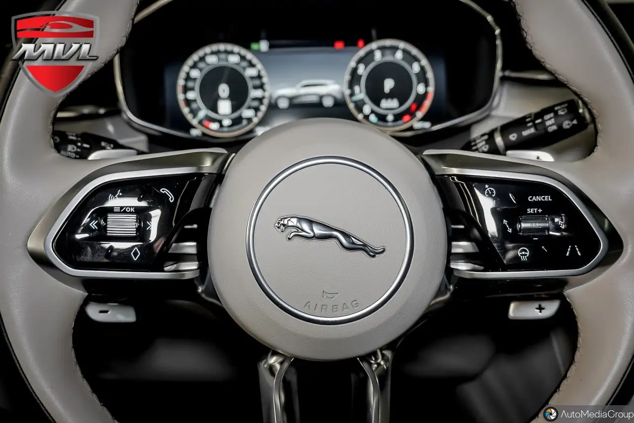 Jaguar F-Pace снимка Jaguar F-Pace