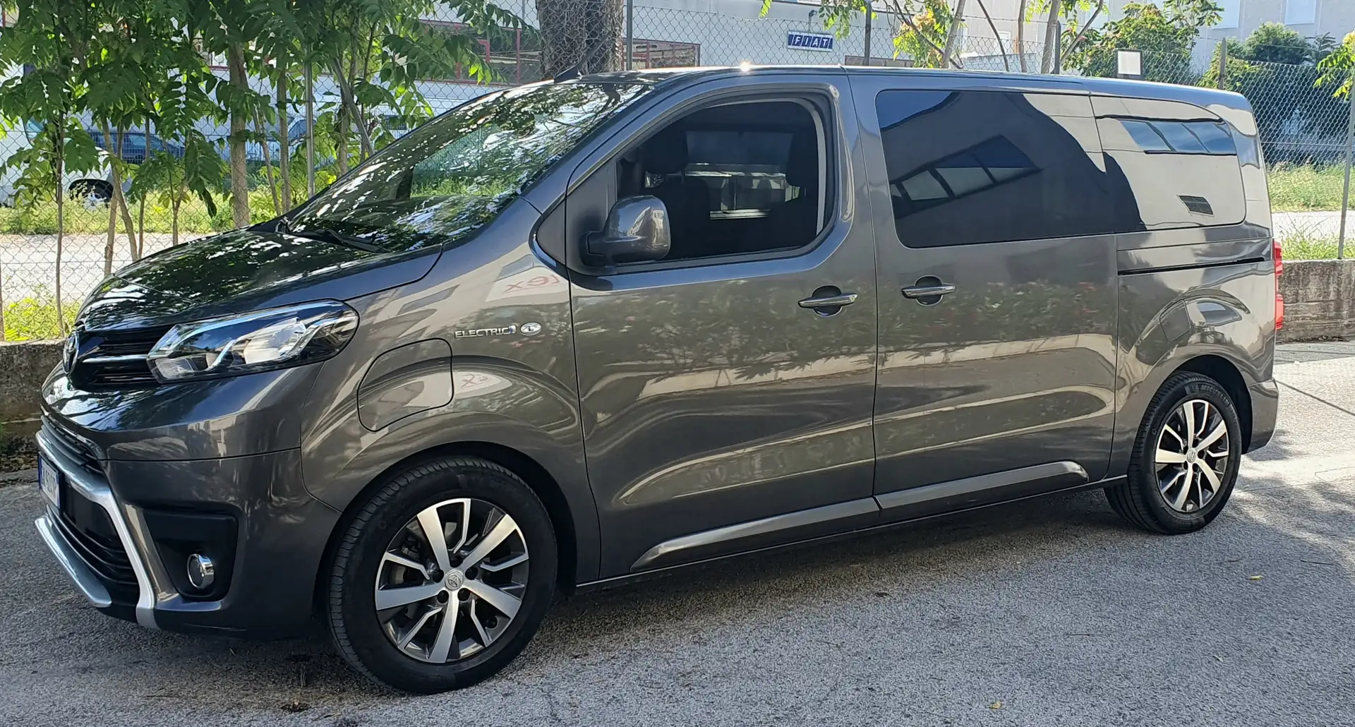 Toyota Proace Medium 75 Kwh Grigio - 1
