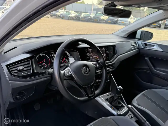 Volkswagen Polo view 11