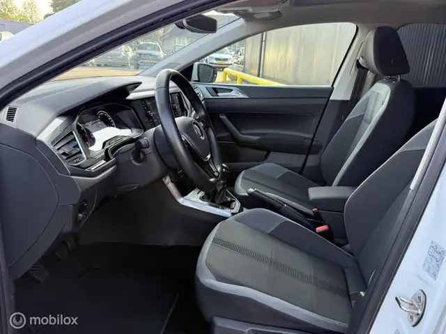 Volkswagen Polo view 10