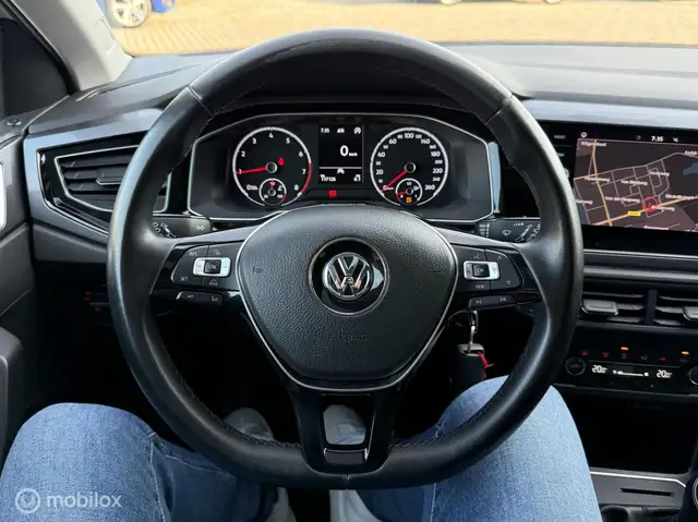 Volkswagen Polo view 12