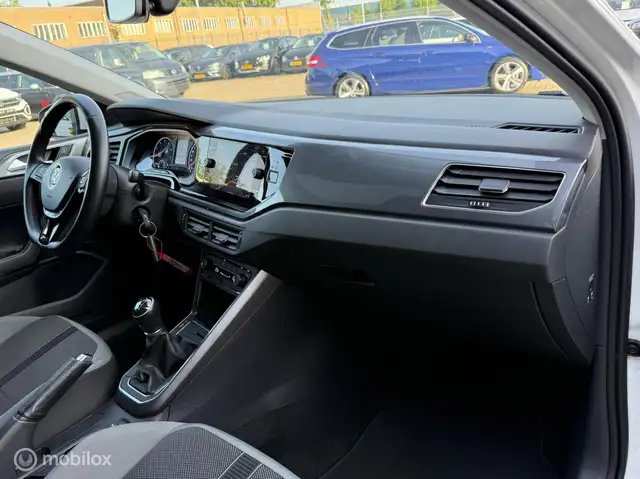 Volkswagen Polo view 13