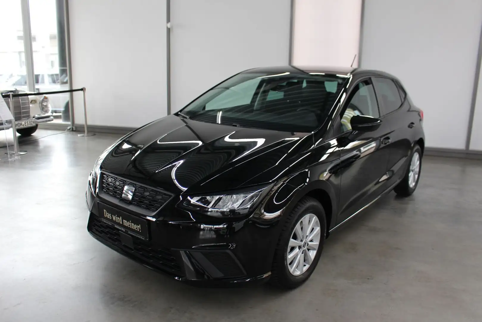 SEAT Ibiza 1.0 TSI Style DSG Navi LED SHZ PTS Schwarz - 1