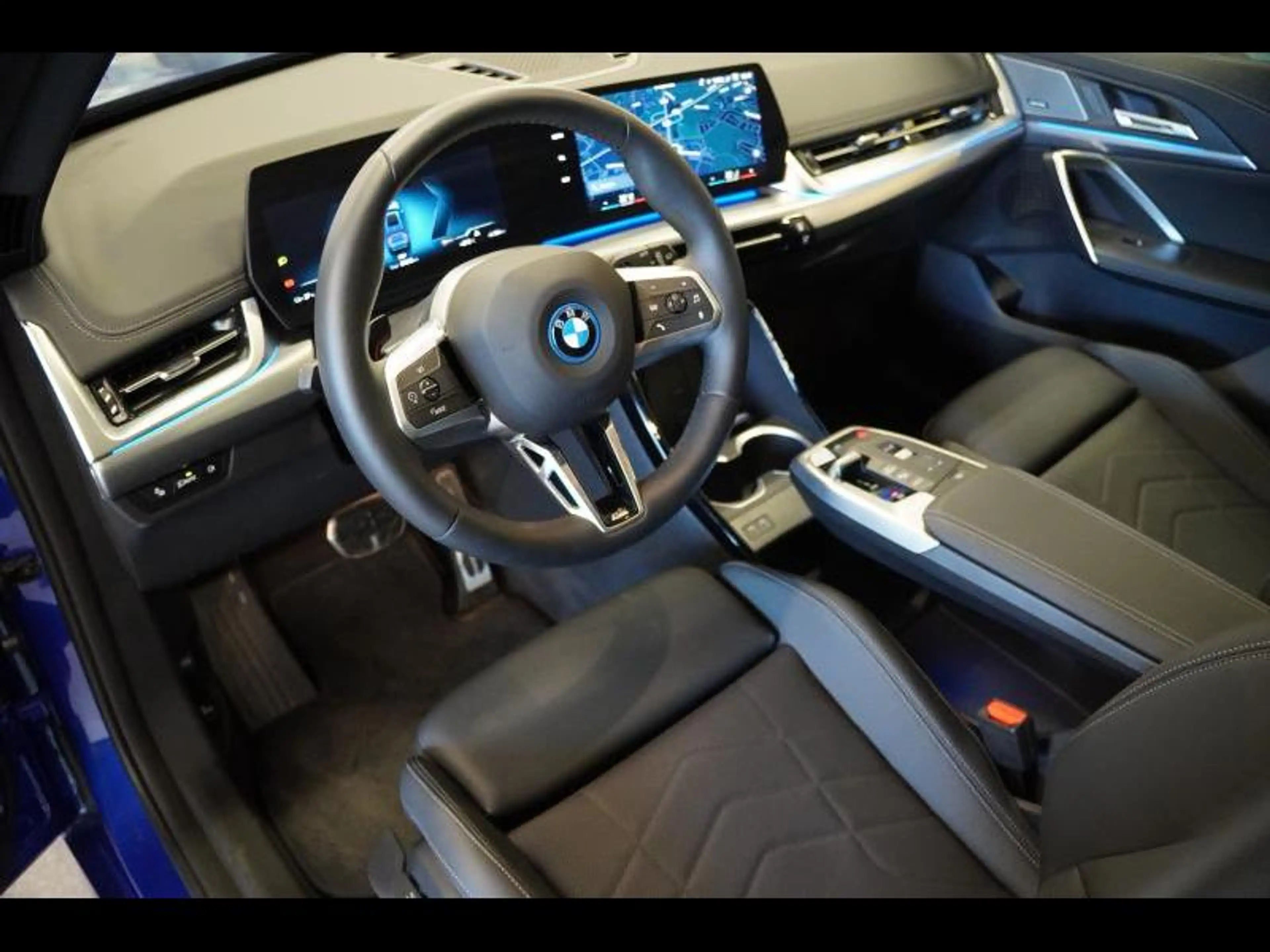 BMW iX1 M PACK PANORAMADAK ADAP. CRUISE HARMANKARDON CAMER — photo 6