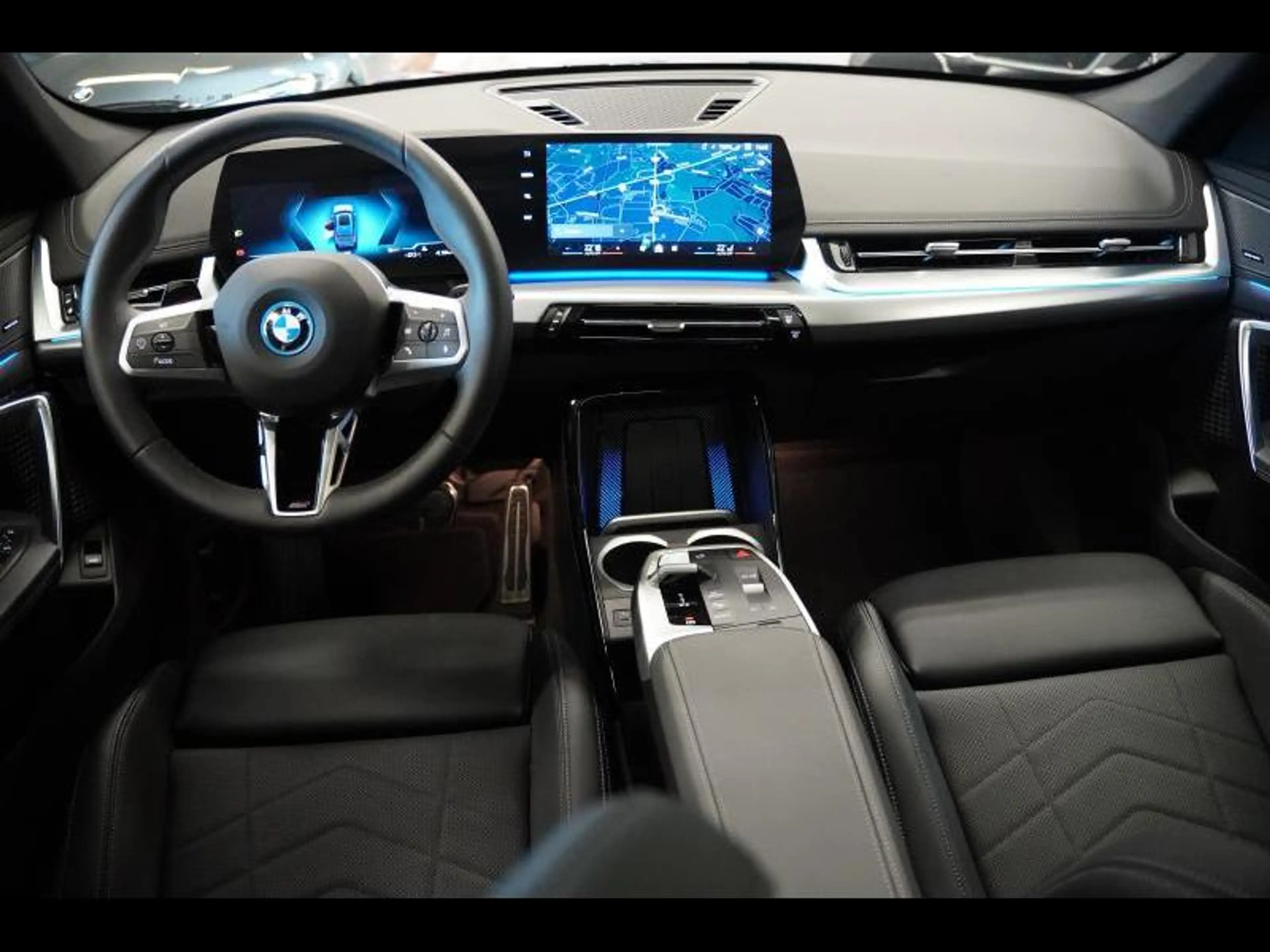 BMW iX1 M PACK PANORAMADAK ADAP. CRUISE HARMANKARDON CAMER — photo 7