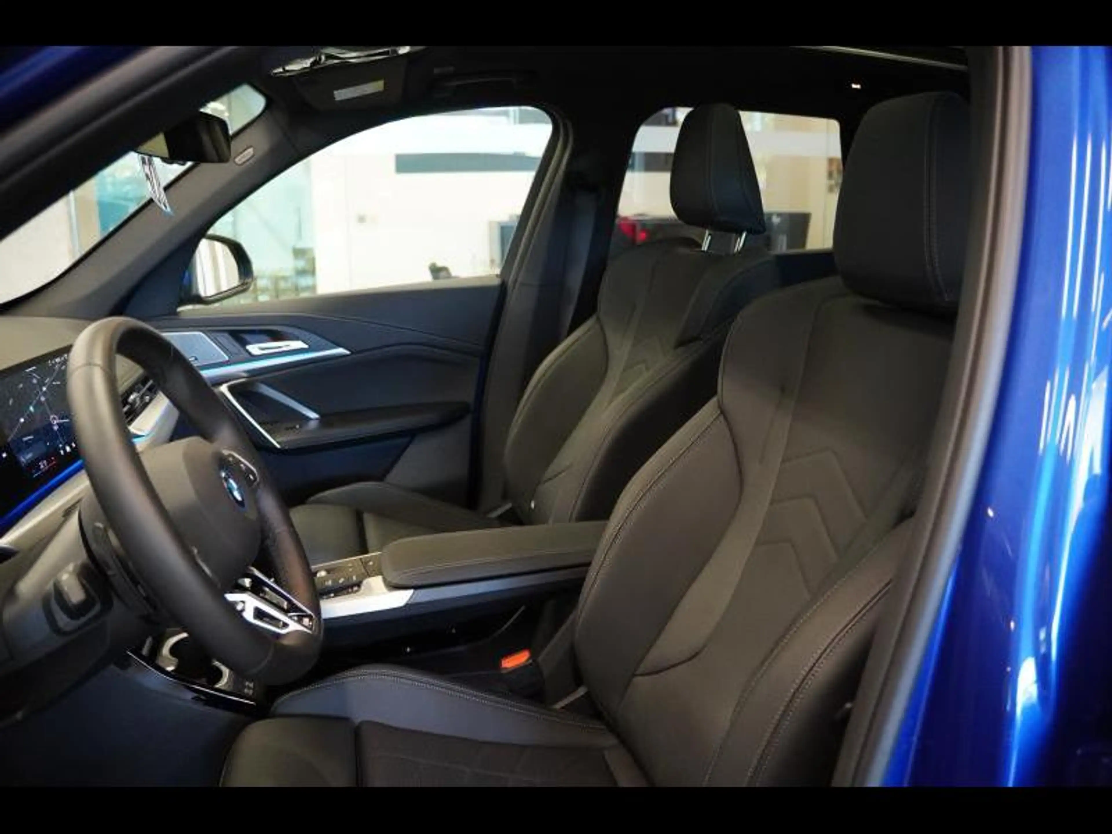 BMW iX1 M PACK PANORAMADAK ADAP. CRUISE HARMANKARDON CAMER — photo 10