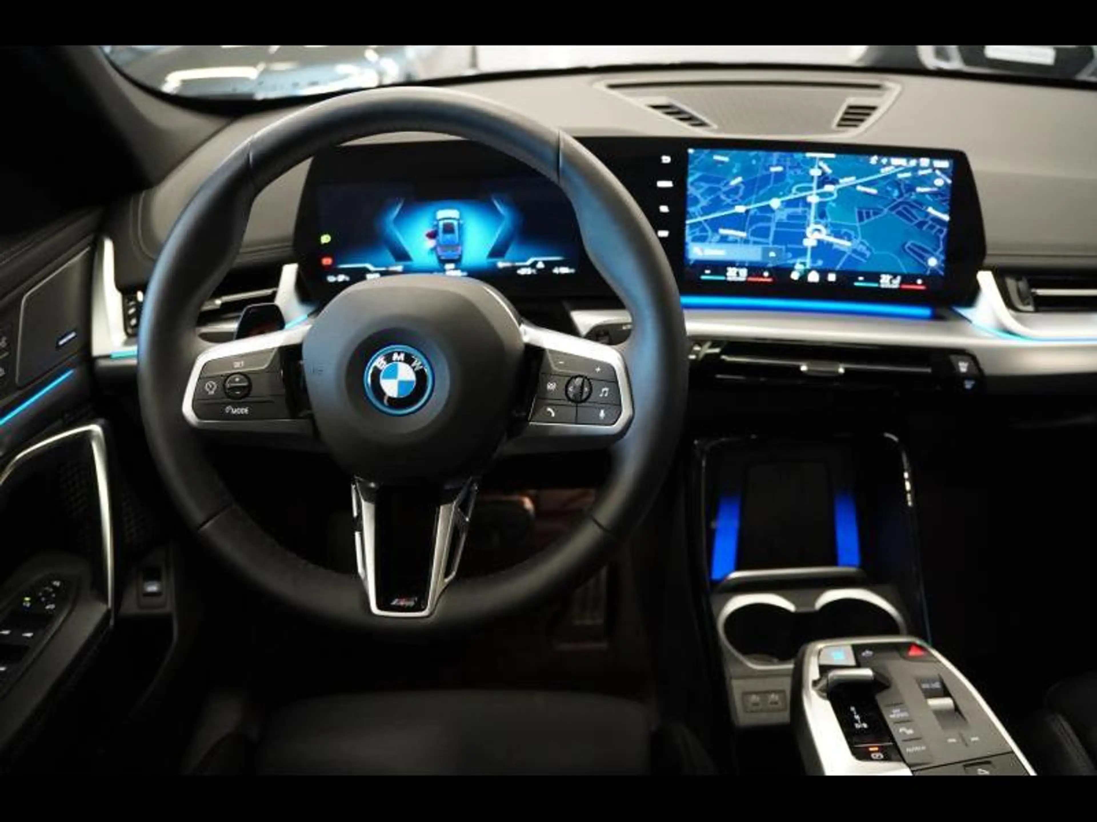 BMW iX1 M PACK PANORAMADAK ADAP. CRUISE HARMANKARDON CAMER — photo 14