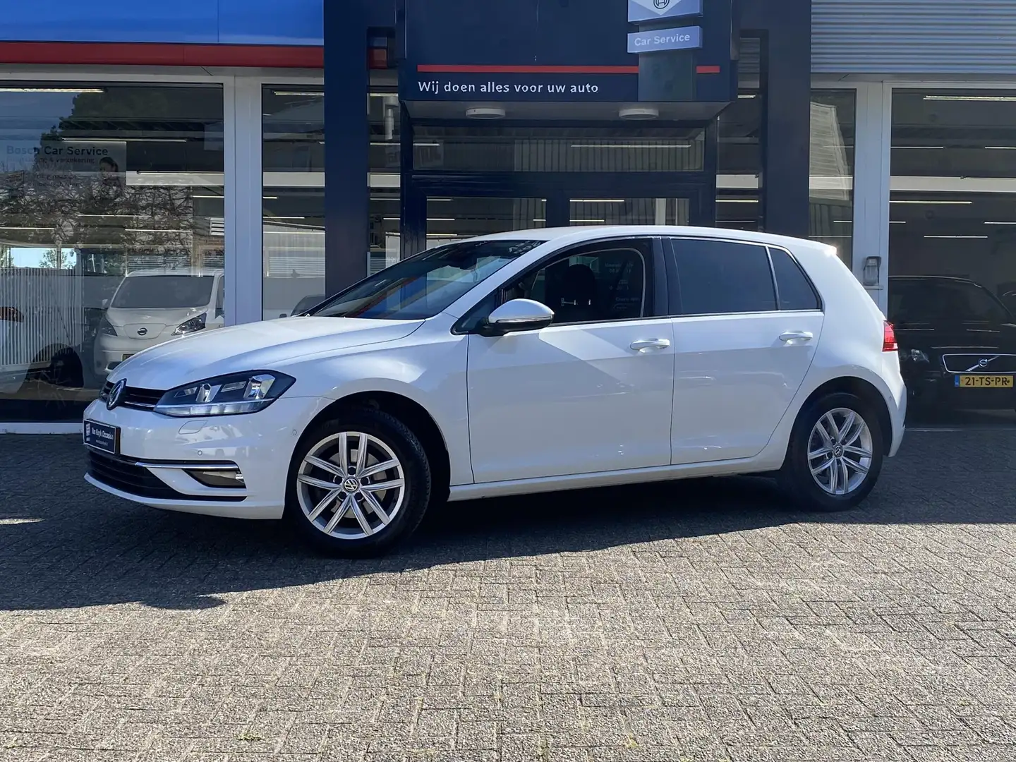 Volkswagen Golf 1.5 TSI Highline / Automaat / 150 PK / Apple-Carpl Wit - 2