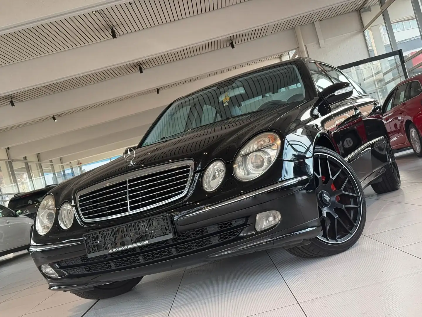 Mercedes-Benz E 500 LEDER/NAVI/VOLL VOLL Schwarz - 1