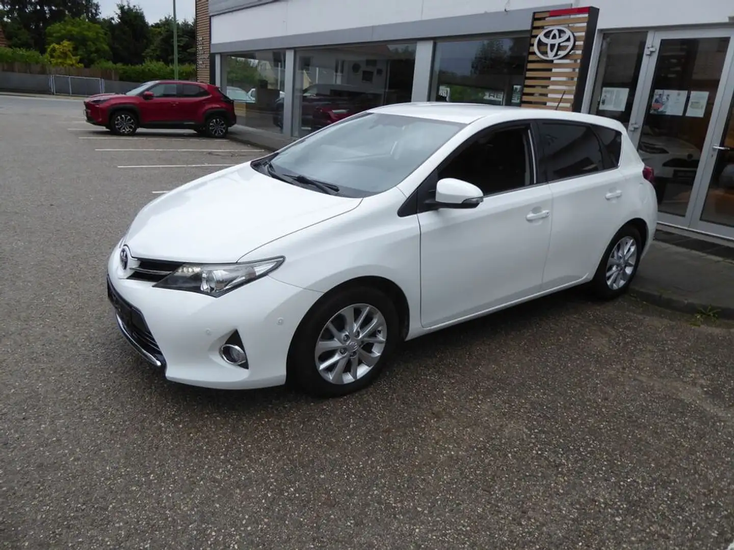 Toyota Auris 1,6 Valvematic Active Weiß - 2