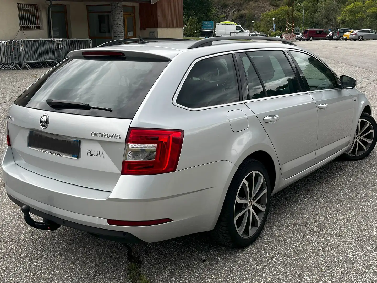 Skoda Octavia Octavia Combi 2.0 TDI 150 ch SCR FAP DSG7 Edition Argent - 2