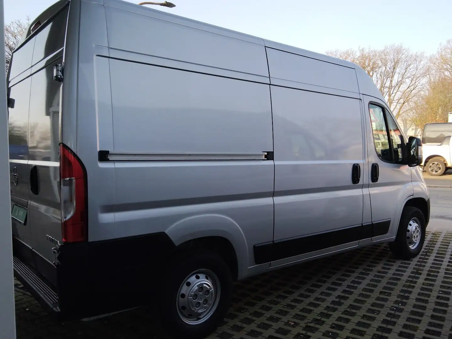 Opel Movano HKa L2H2 3,5t Edition Šedá - 2