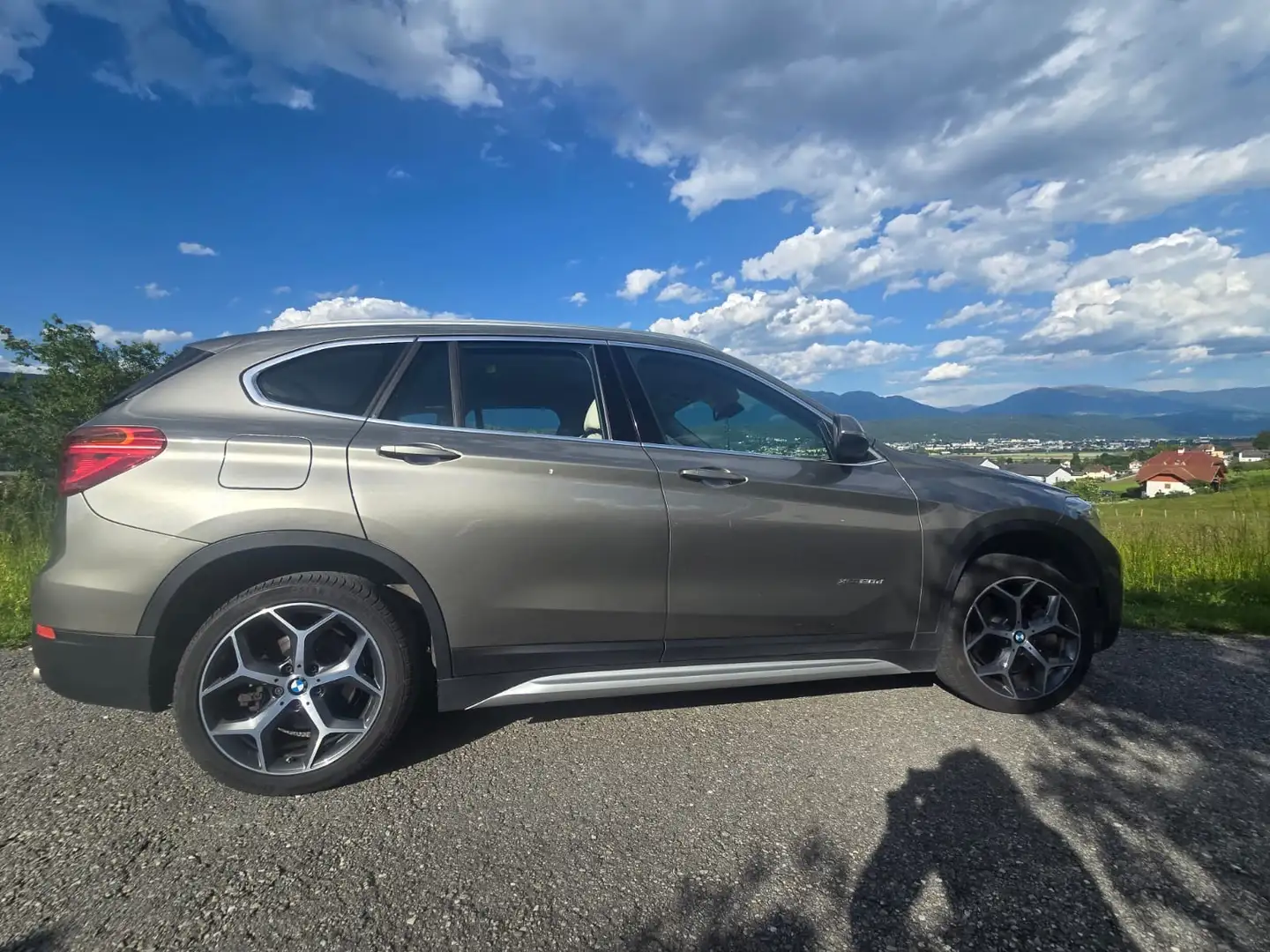 BMW X1 xDrive20d Sport Silber - 2