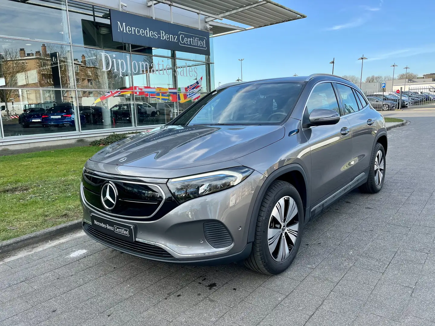 Mercedes-Benz EQA 66.5 kWh 250 Luxury Line Gris - 1