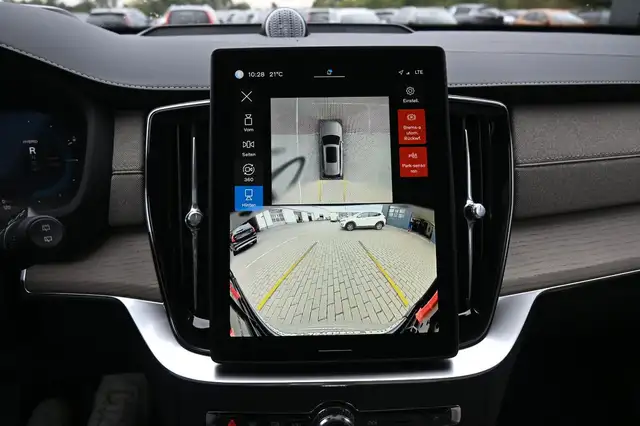 Volvo XC90 view 12