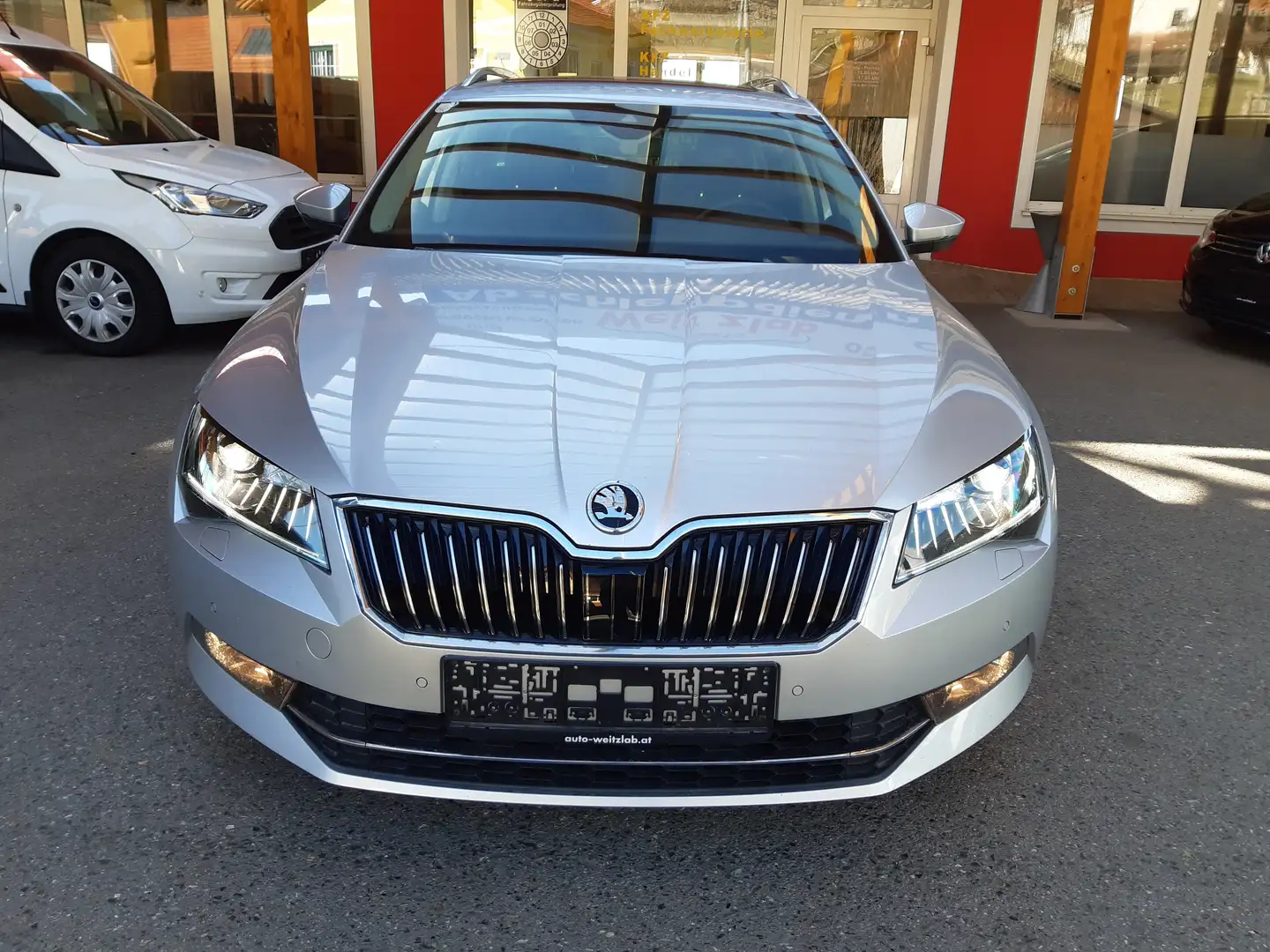 Skoda Superb Kombi 2,0 TDI Style DSG *AHV*Leder*Panoramadach* Argent - 2