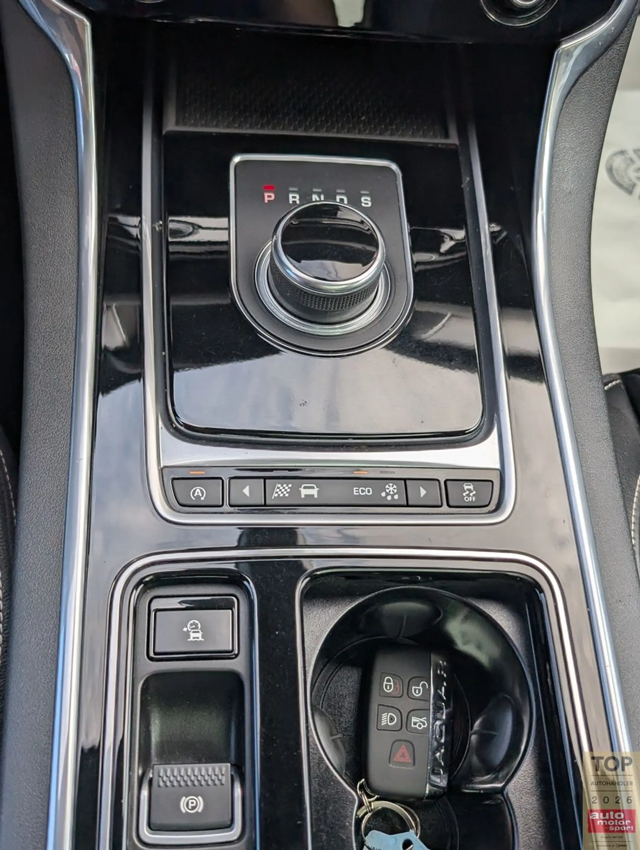 Jaguar XF 2.0d R-Sport AWD*2Hd*LED*PANO*HUD*RKam*Virtual — photo 35