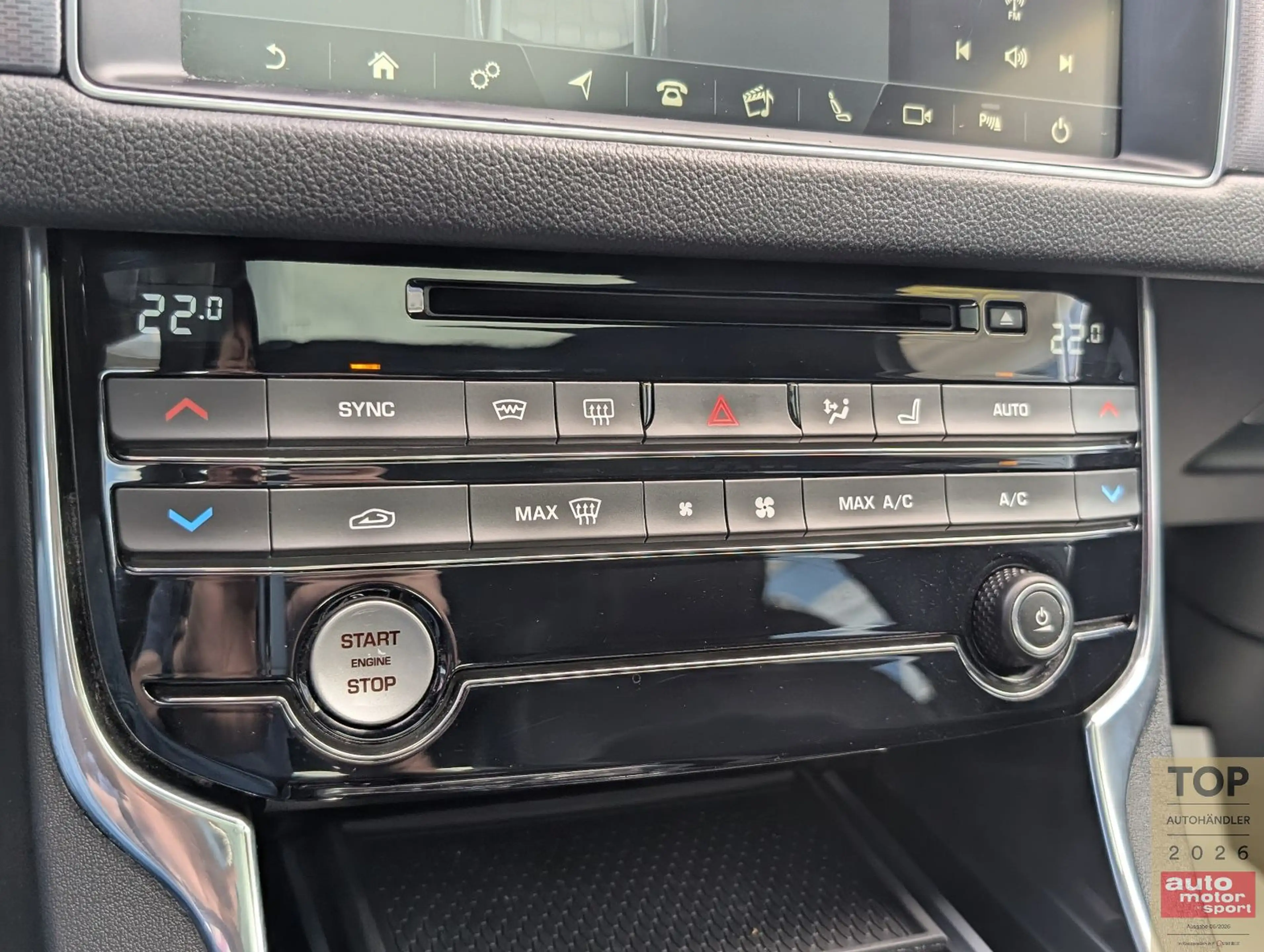 Jaguar XF 2.0d R-Sport AWD*2Hd*LED*PANO*HUD*RKam*Virtual — photo 34