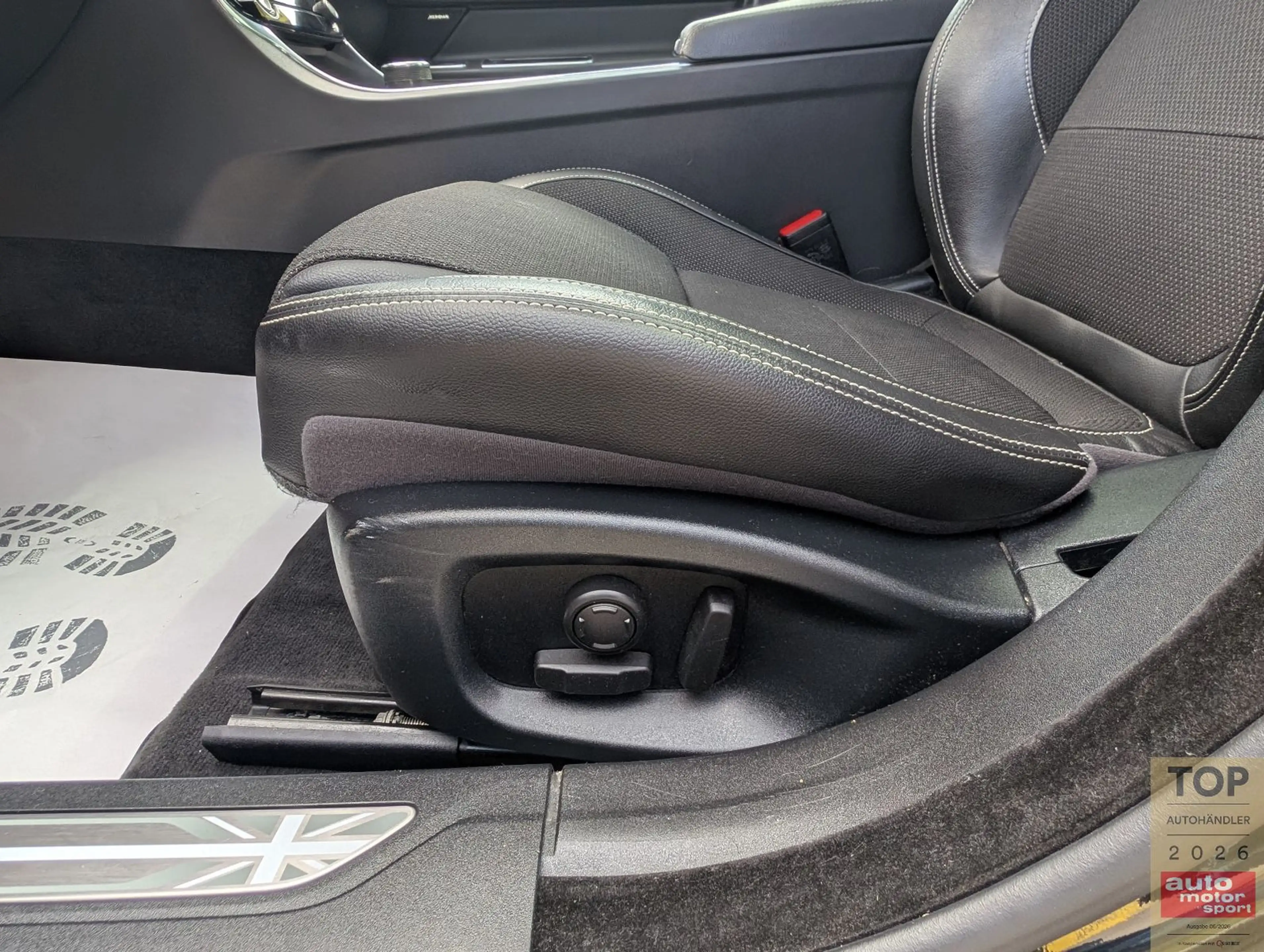 Jaguar XF 2.0d R-Sport AWD*2Hd*LED*PANO*HUD*RKam*Virtual — photo 22