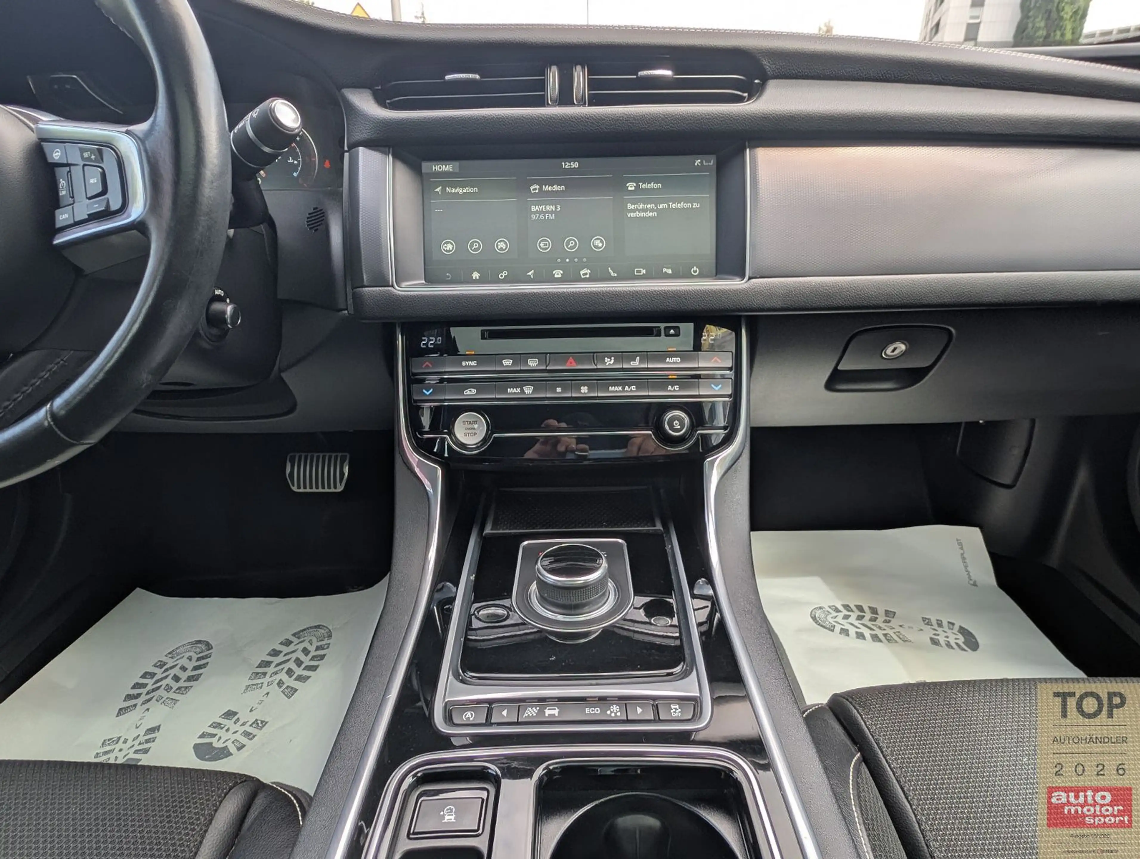 Jaguar XF 2.0d R-Sport AWD*2Hd*LED*PANO*HUD*RKam*Virtual — photo 19