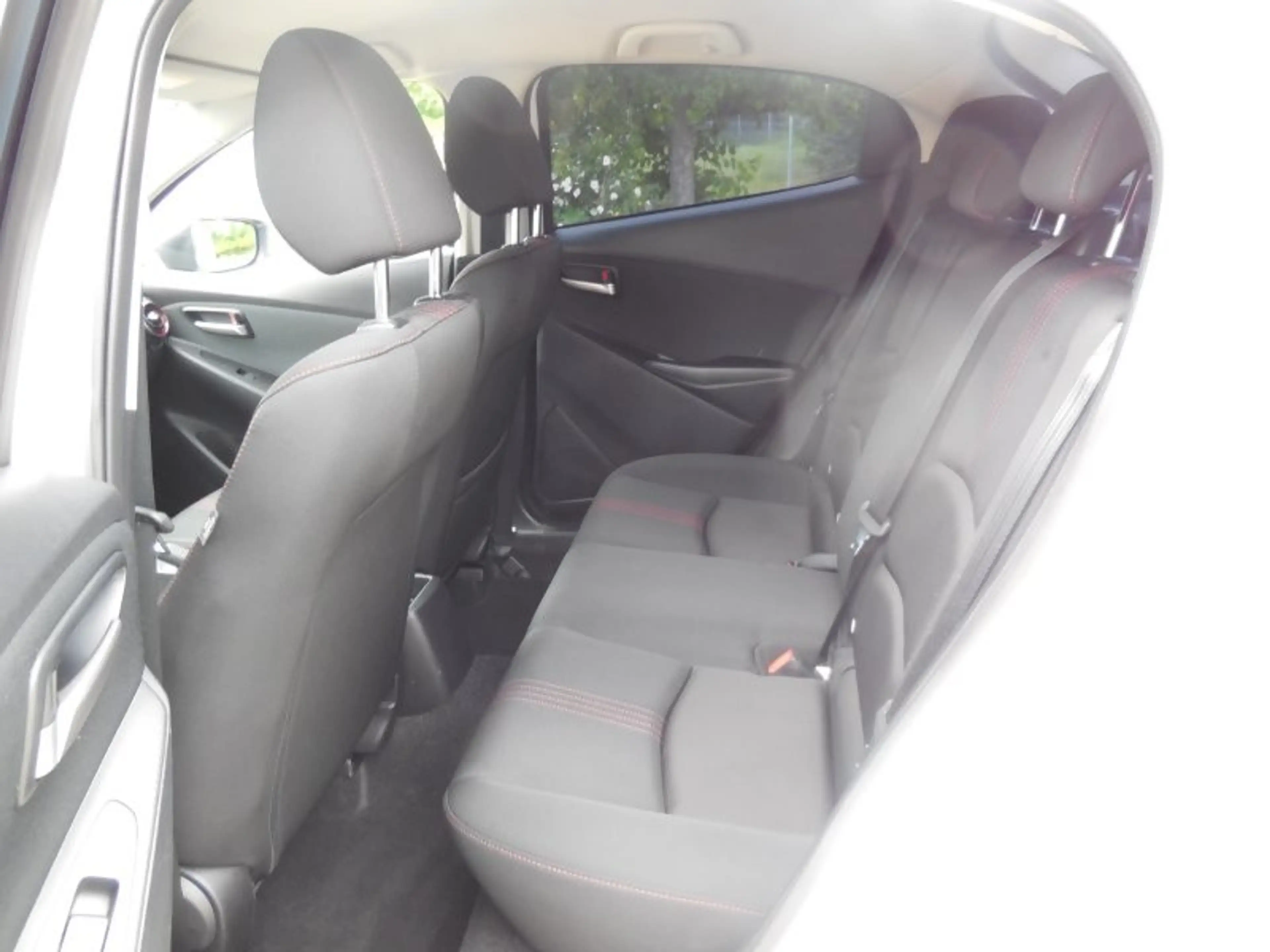 Mazda 2 1.5 e-SKYACTIV G 90PS HOMURA ...Sitz-& Lenkradheiz — photo 12