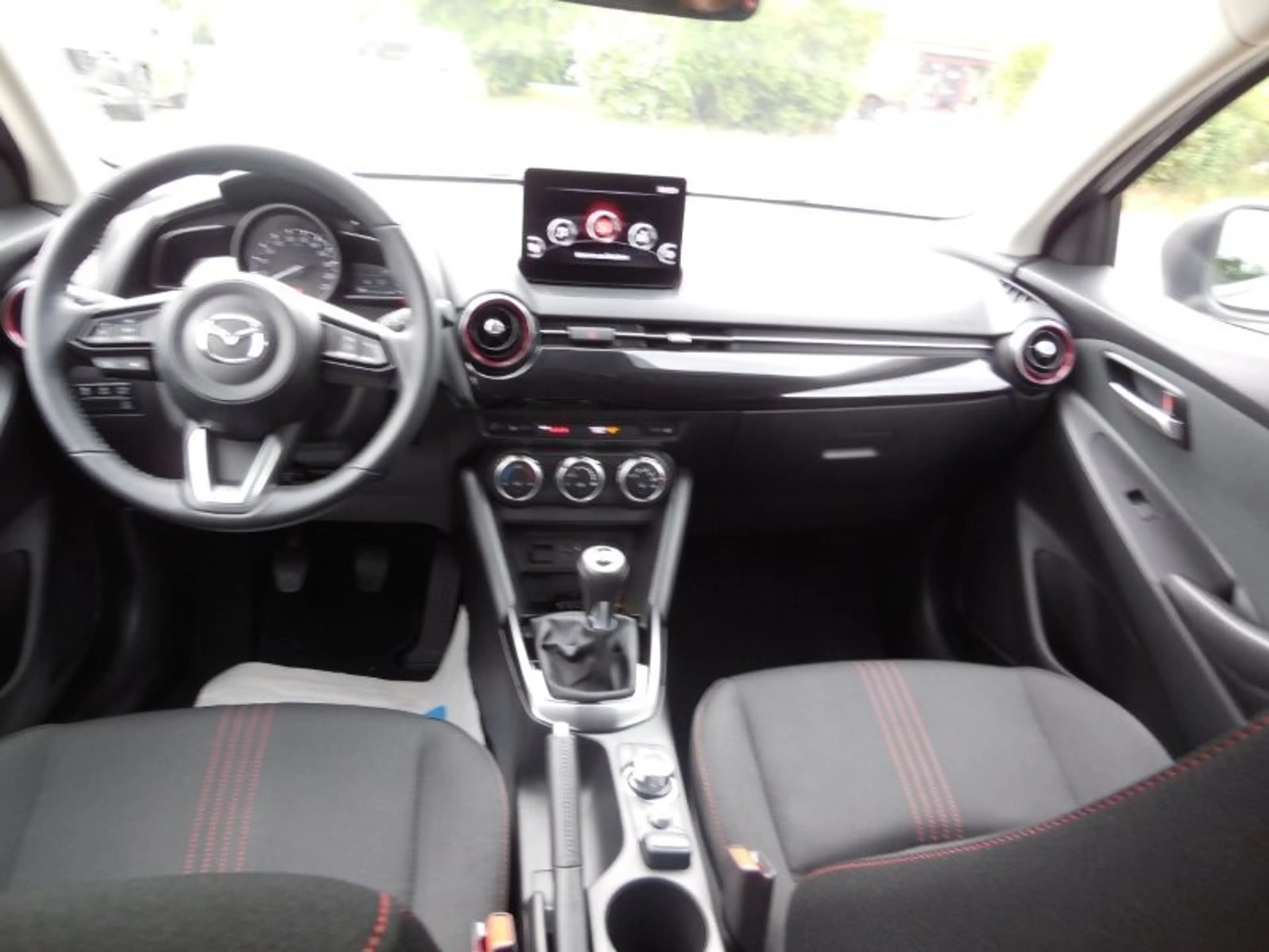 Mazda 2 1.5 e-SKYACTIV G 90PS HOMURA ...Sitz-& Lenkradheiz — photo 10