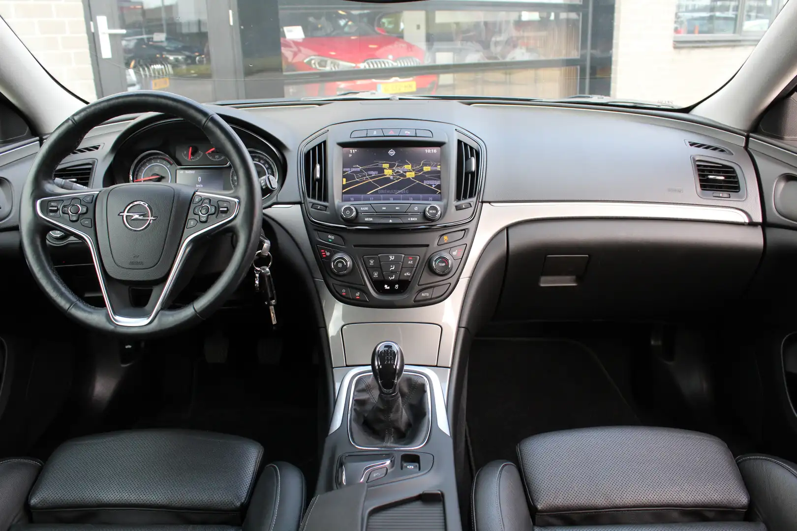 Opel Insignia Sports Tourer 1.6 T Business+ / Leer / Navigatie / Zwart - 2
