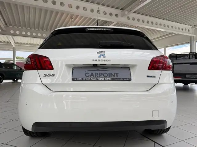 Peugeot 308 view 4