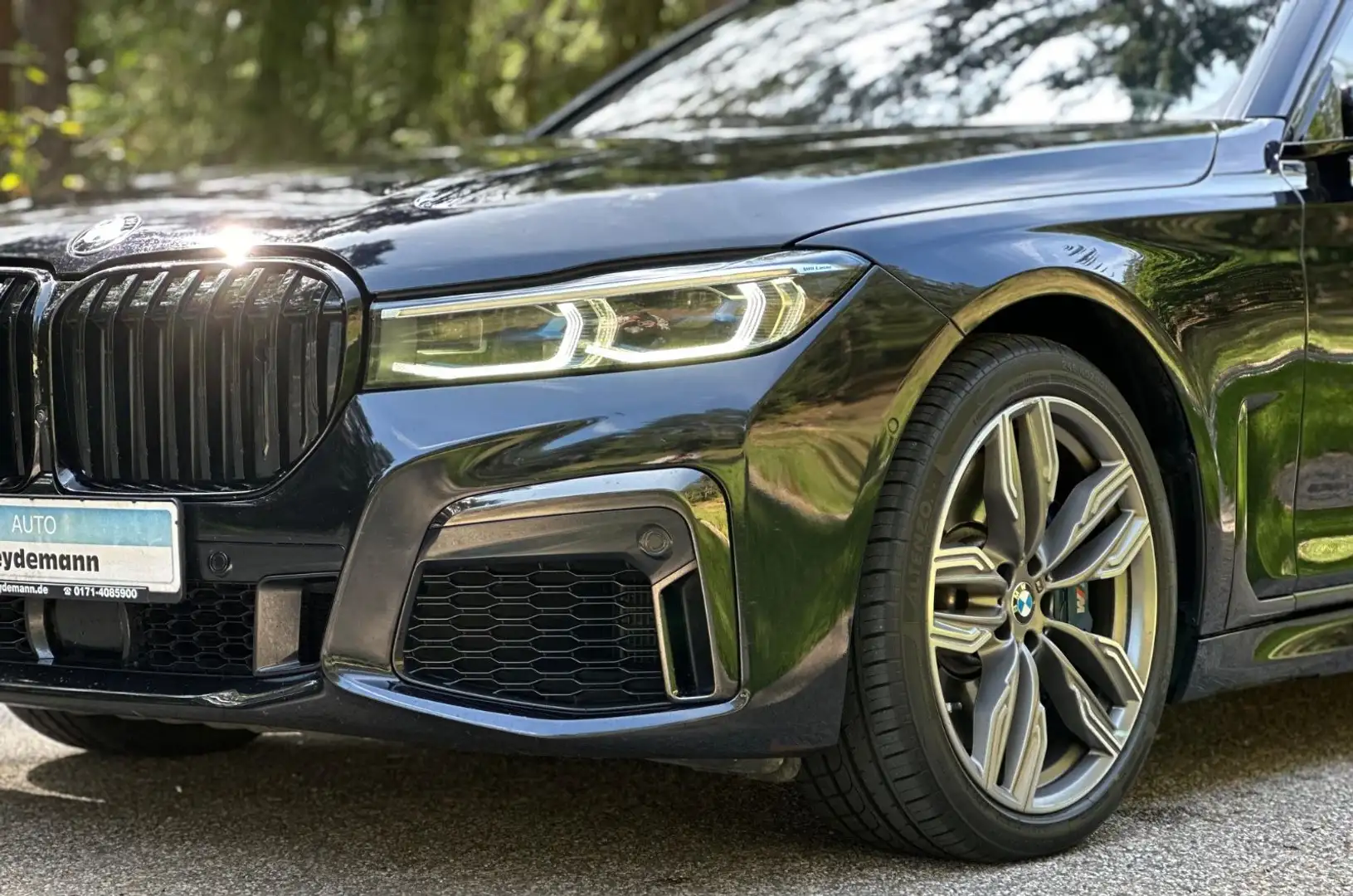 BMW 760 Baureihe 7 Lim M760 L i xDrive Schwarz - 2