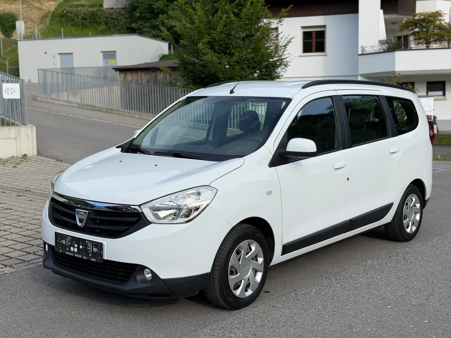 Dacia Lodgy TCe 7 Sitzer 1.Besitz TÜV NEU ARBÖ Weiß - 1