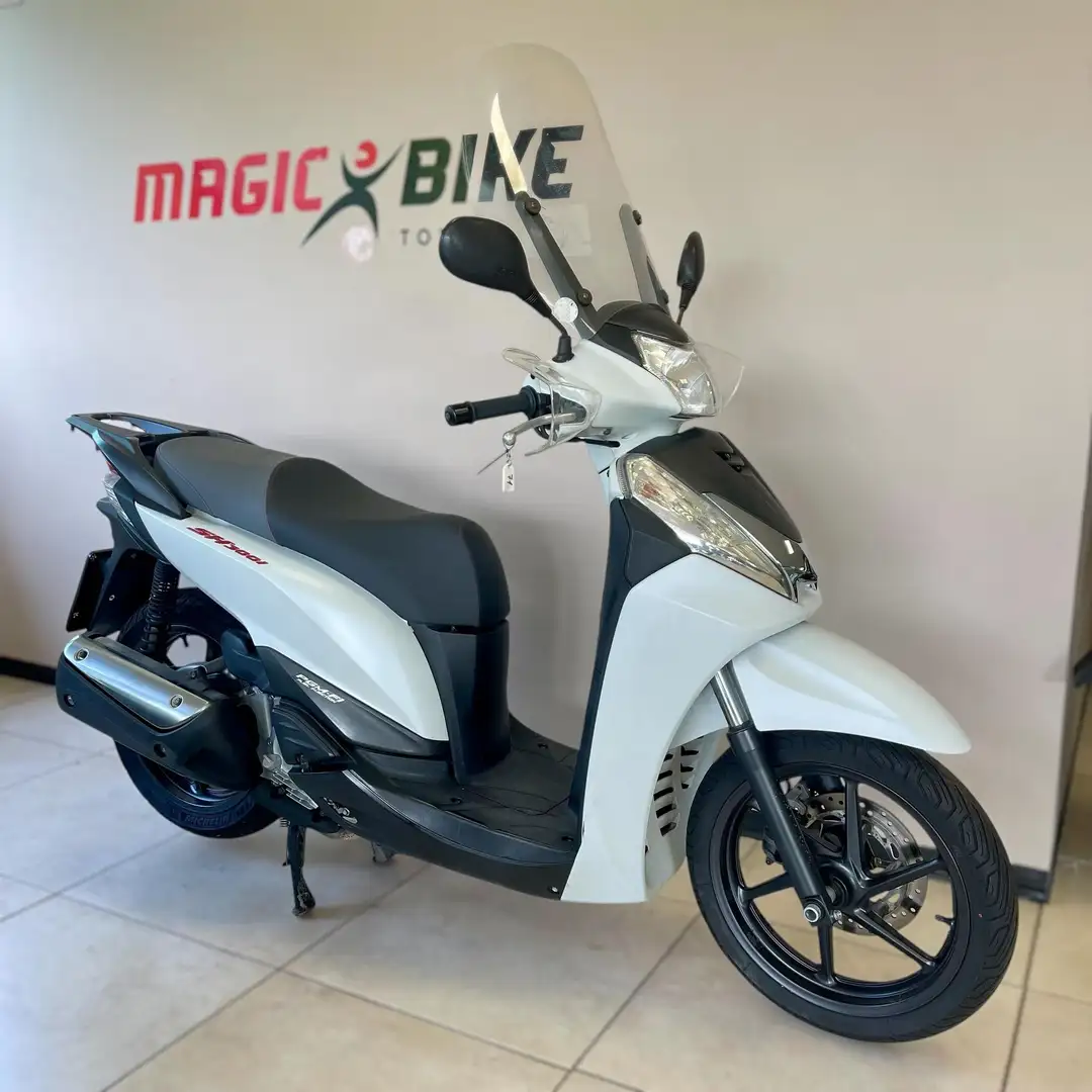 Honda SH 300 - 1