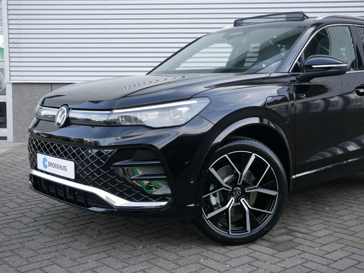 Volkswagen Tiguan R-Line Edition - eHybrid | 'App-Connect' draadloze Noir - 2