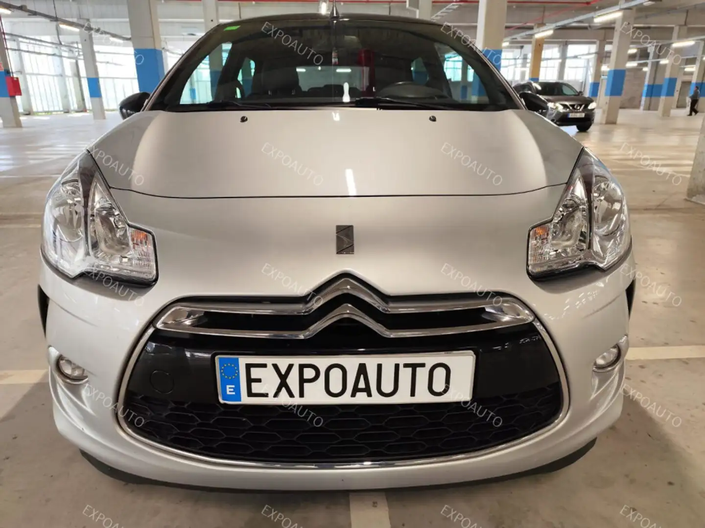 DS Automobiles DS 3 1.6 EHDI 90 STYLE Срібний - 2