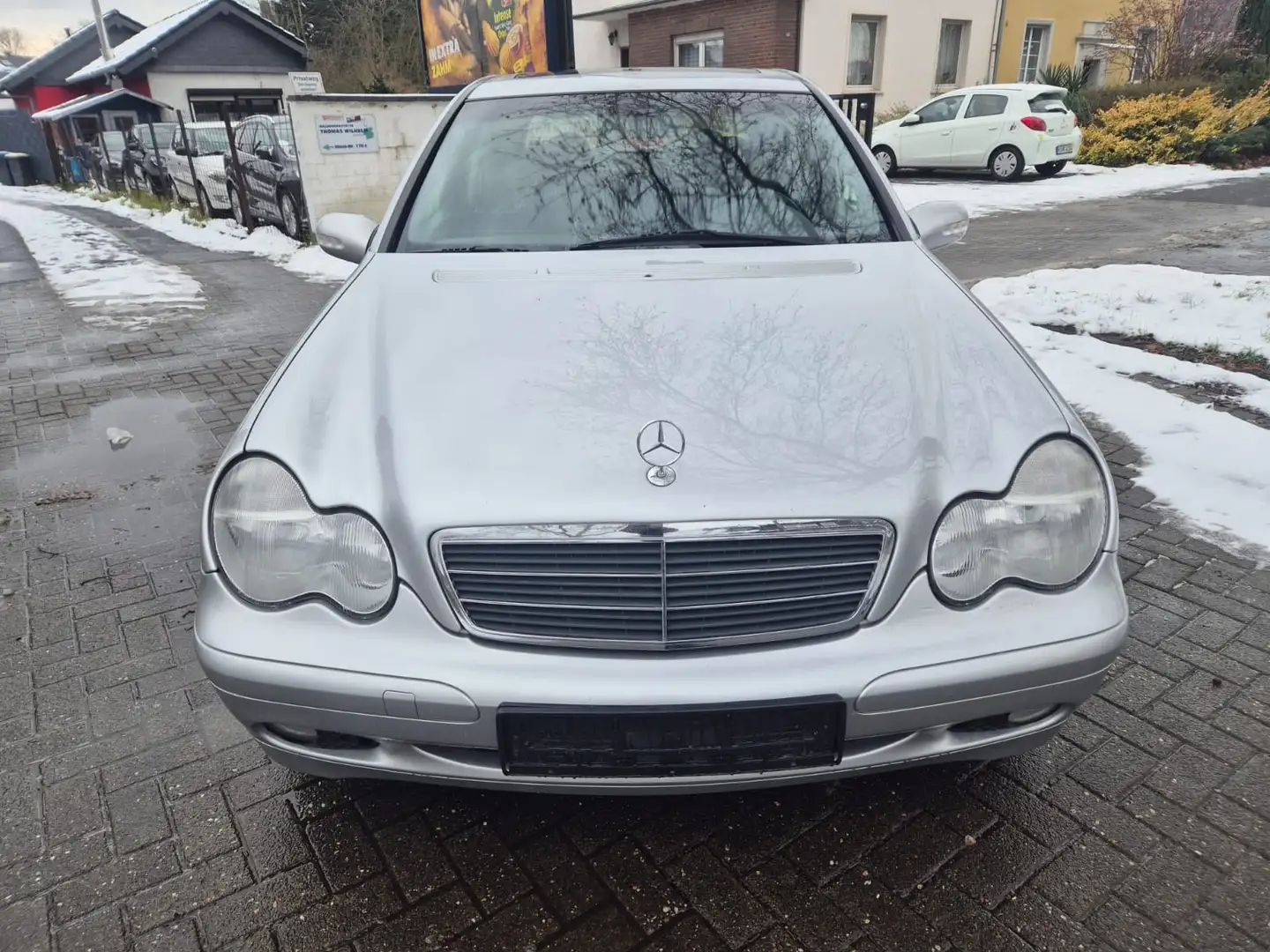 Mercedes-Benz C 200 Kette Neu/ Inspektion Neu/ Tüv Neu/ 2. Hand Silber - 1