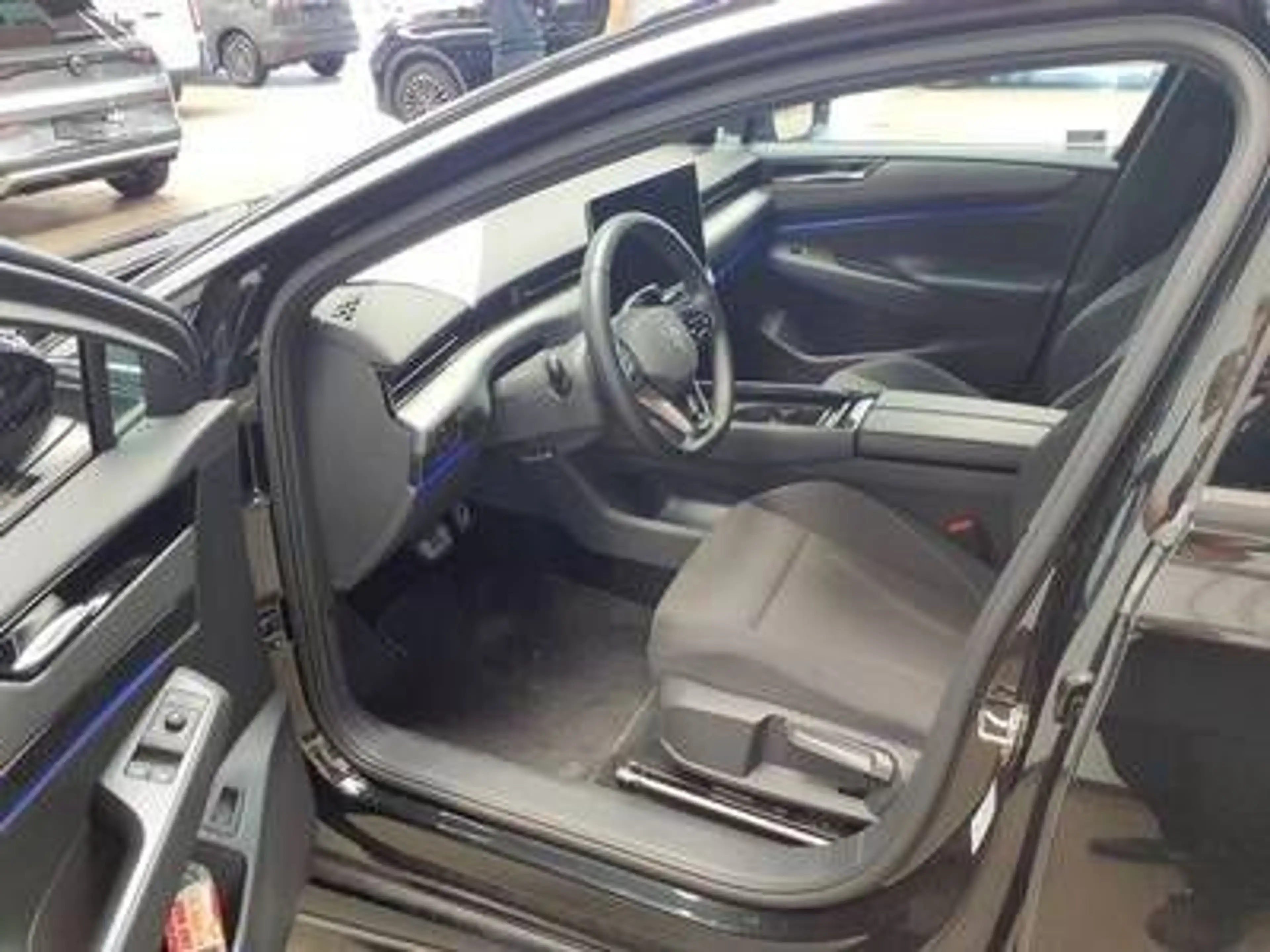 Volkswagen ID.7 Tourer Pro 82/77 kWh W-Pumpe AHZ Matrix — photo 3