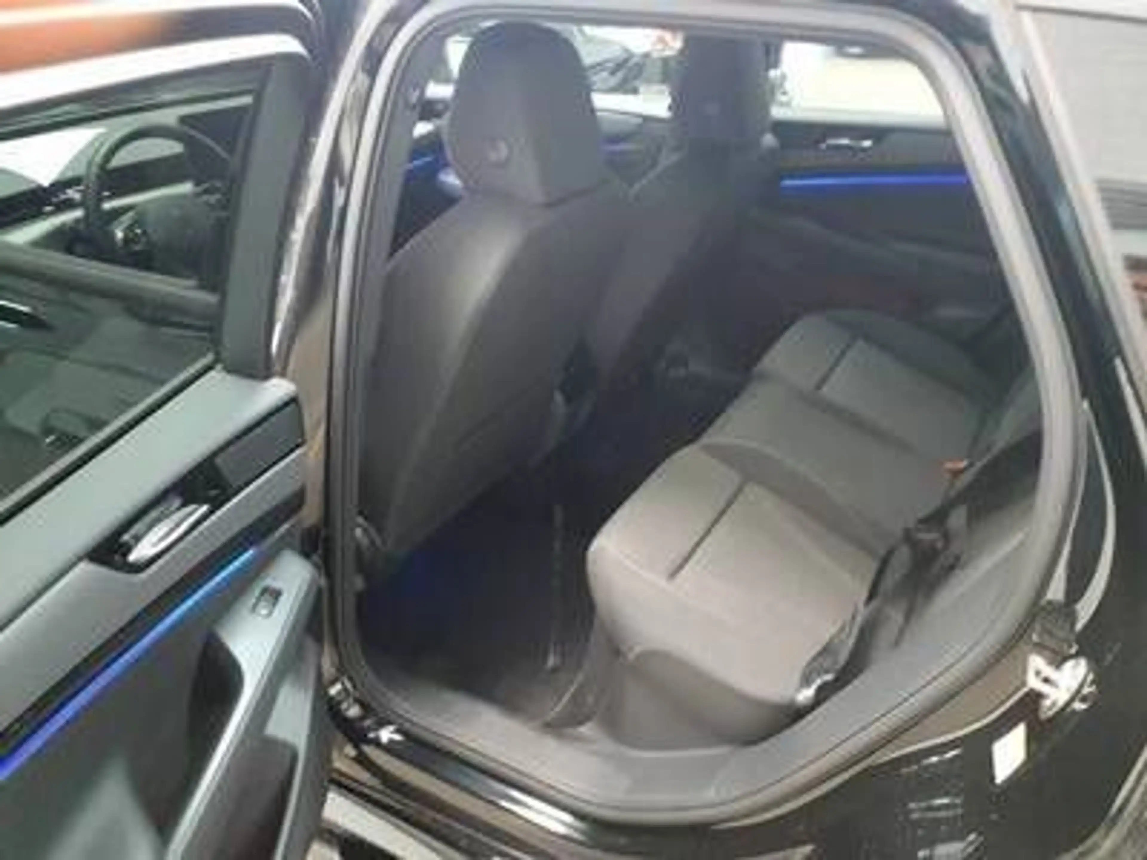 Volkswagen ID.7 Tourer Pro 82/77 kWh W-Pumpe AHZ Matrix — photo 4