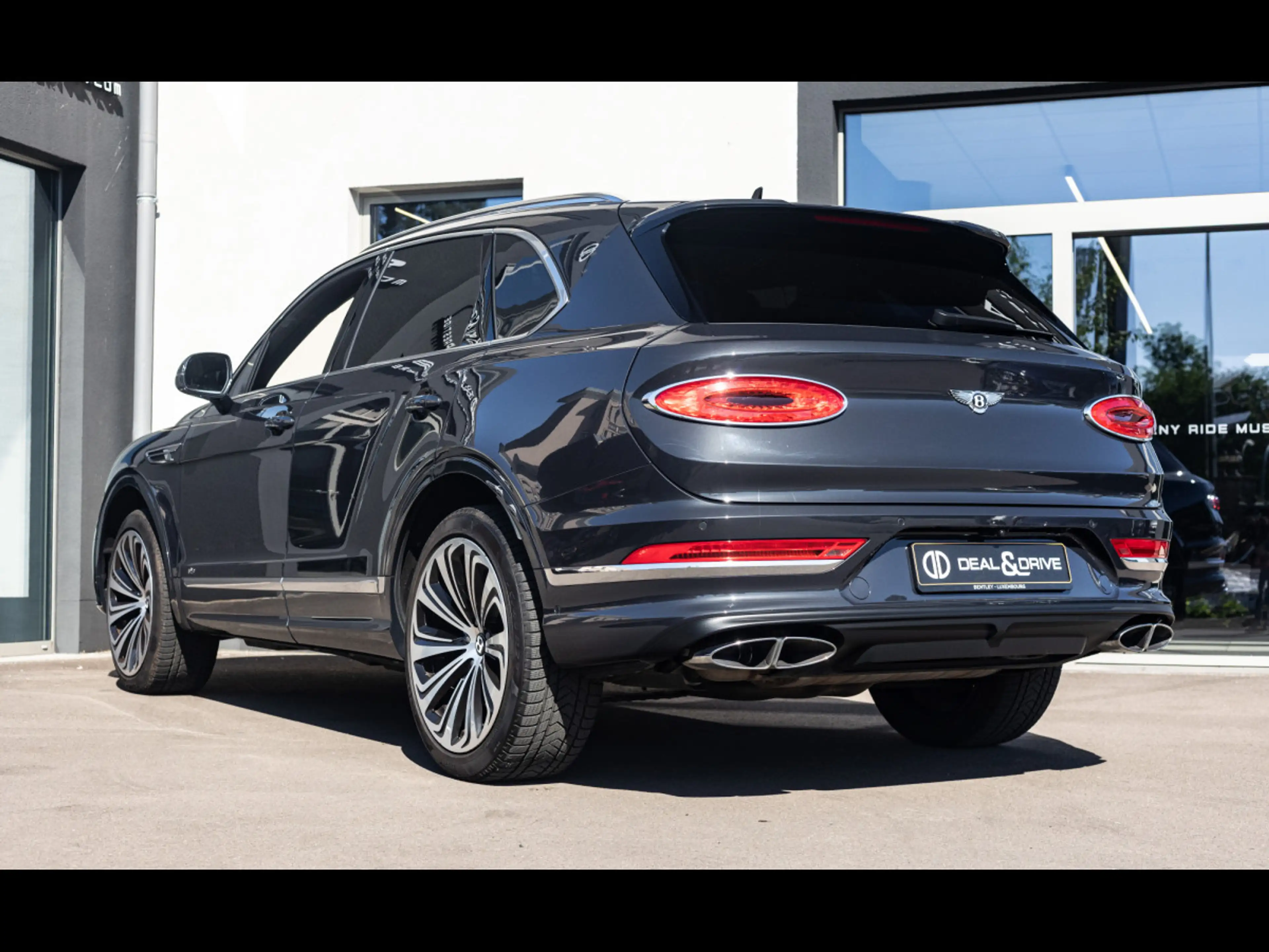 Bentley Bentayga V8°TITANE GREY°MULLINER°TOURING°AHK°DYNAMIC RIDE — photo 3
