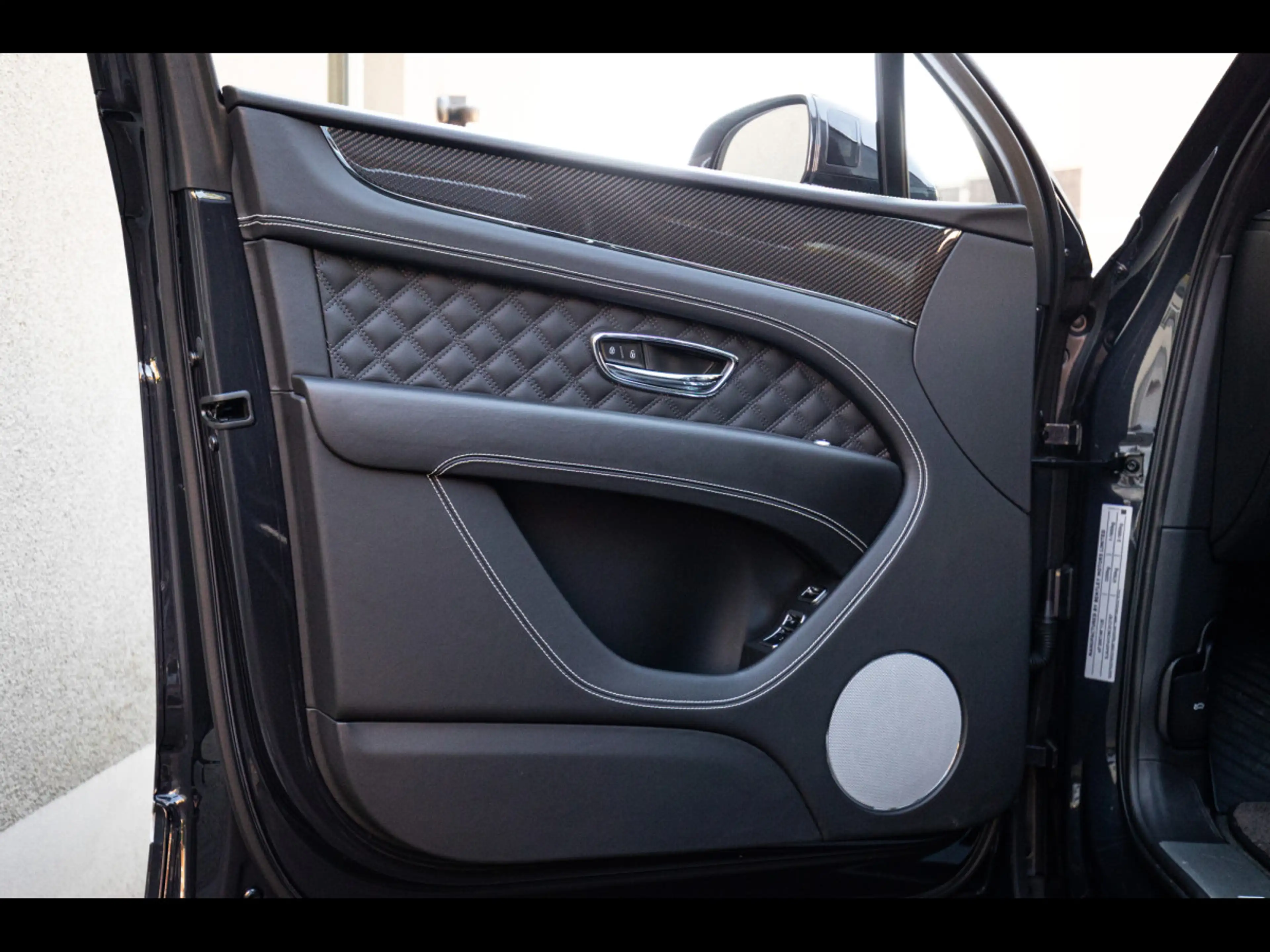 Bentley Bentayga V8°TITANE GREY°MULLINER°TOURING°AHK°DYNAMIC RIDE — photo 9