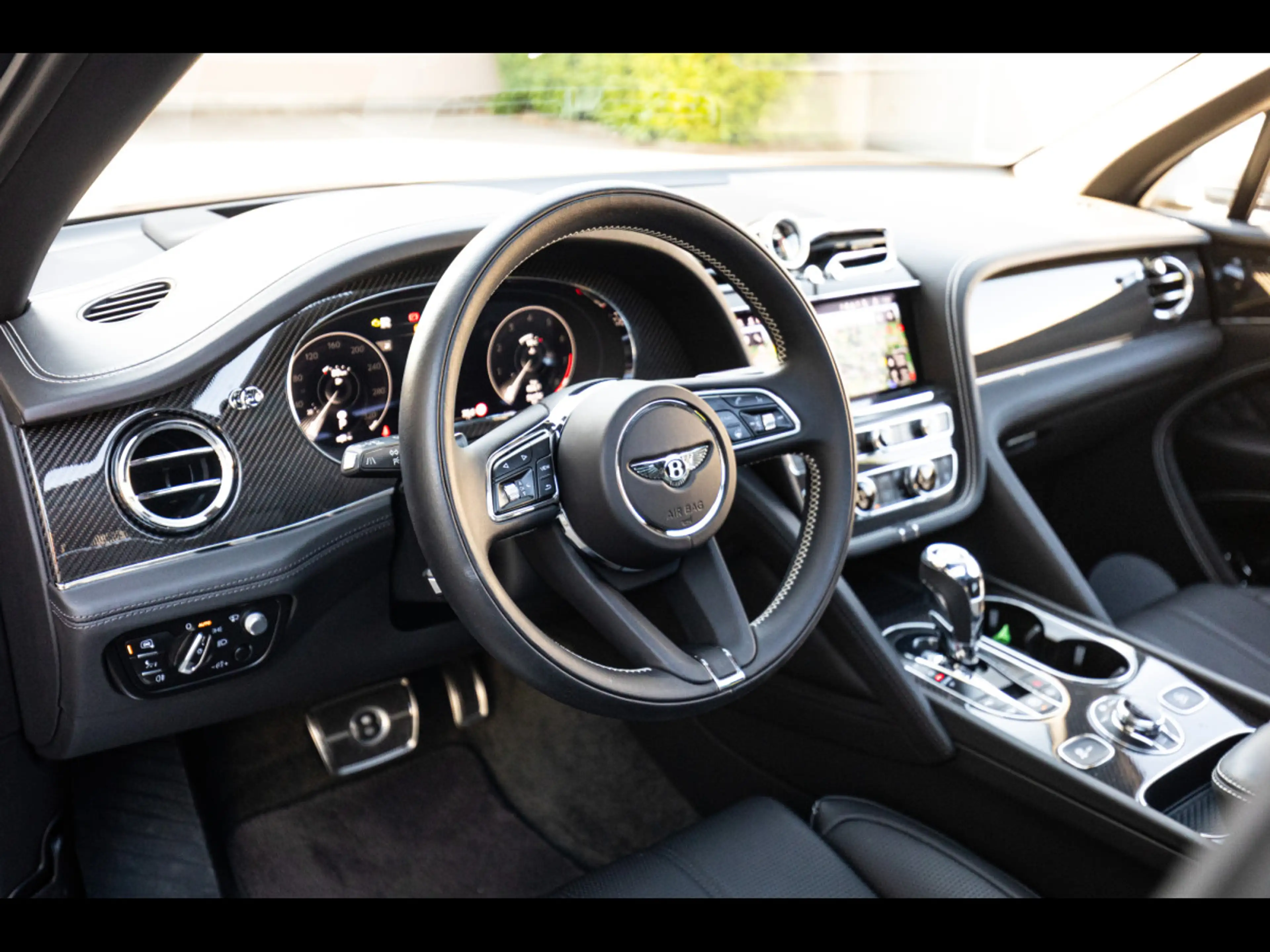 Bentley Bentayga V8°TITANE GREY°MULLINER°TOURING°AHK°DYNAMIC RIDE — photo 10