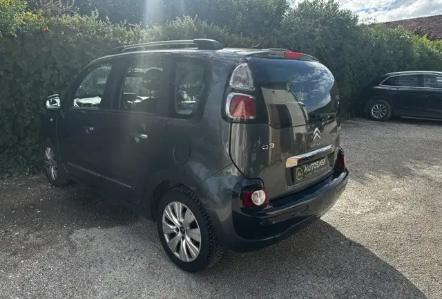 Citroen C3 Picasso view 3